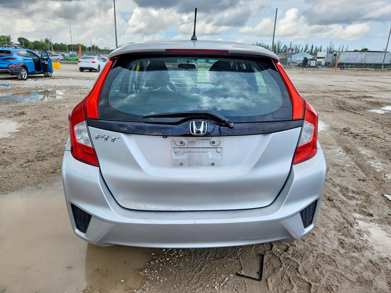 2015 Honda Fit Lx Silver vin: 3HGGK5H58FM752543