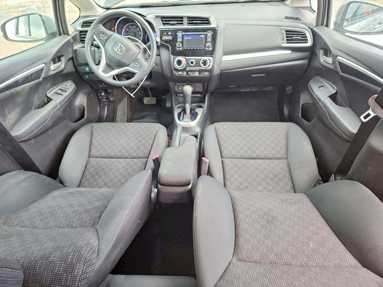 2015 Honda Fit Lx Silver vin: 3HGGK5H58FM752543