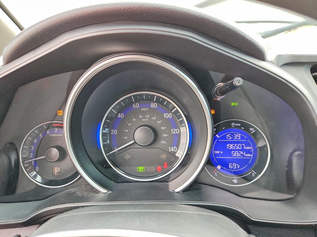 2015 Honda Fit Lx Red vin: 3HGGK5H58FM764644
