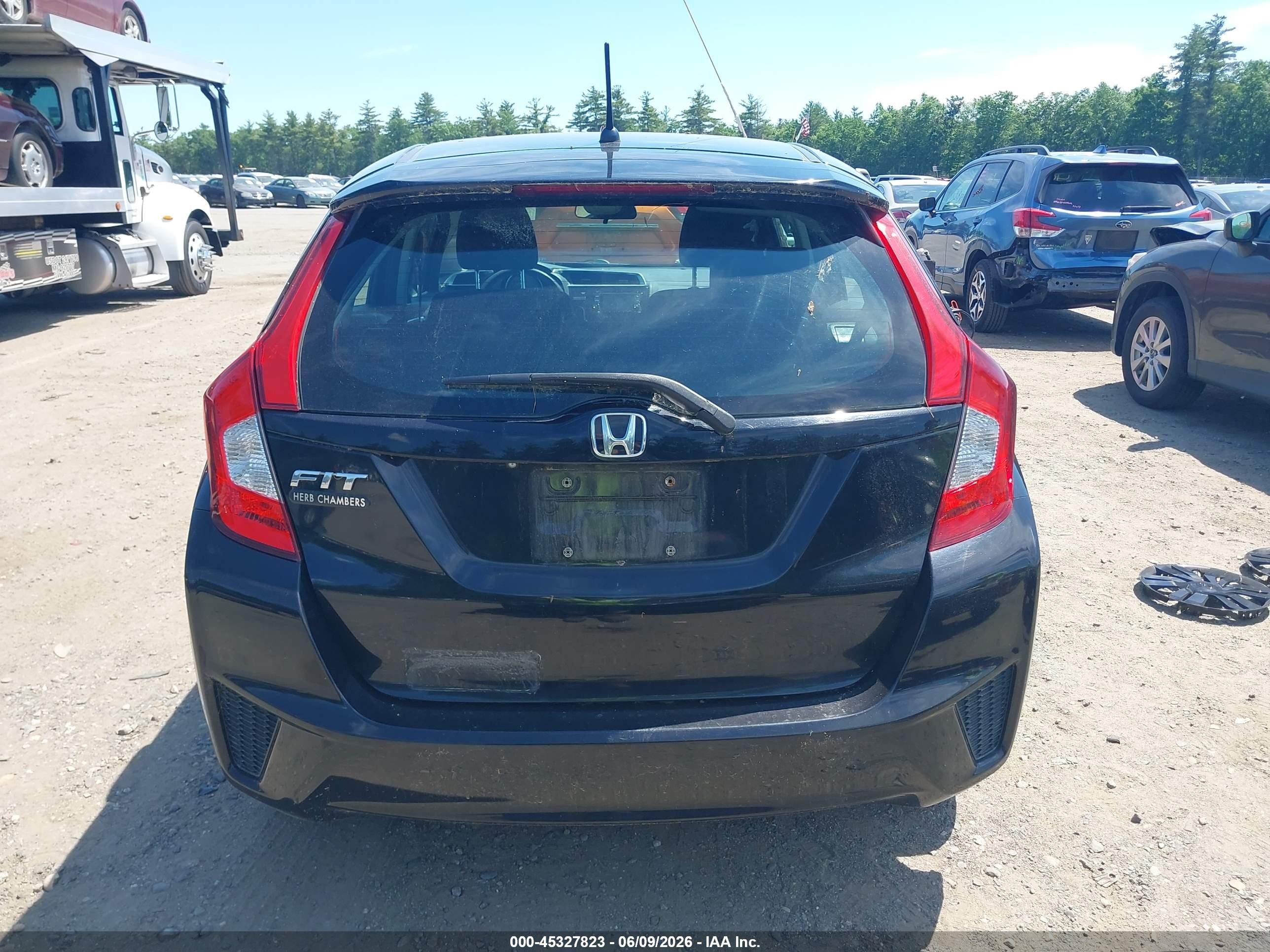 2015 Honda Fit Lx Черный vin: 3HGGK5H58FM768015