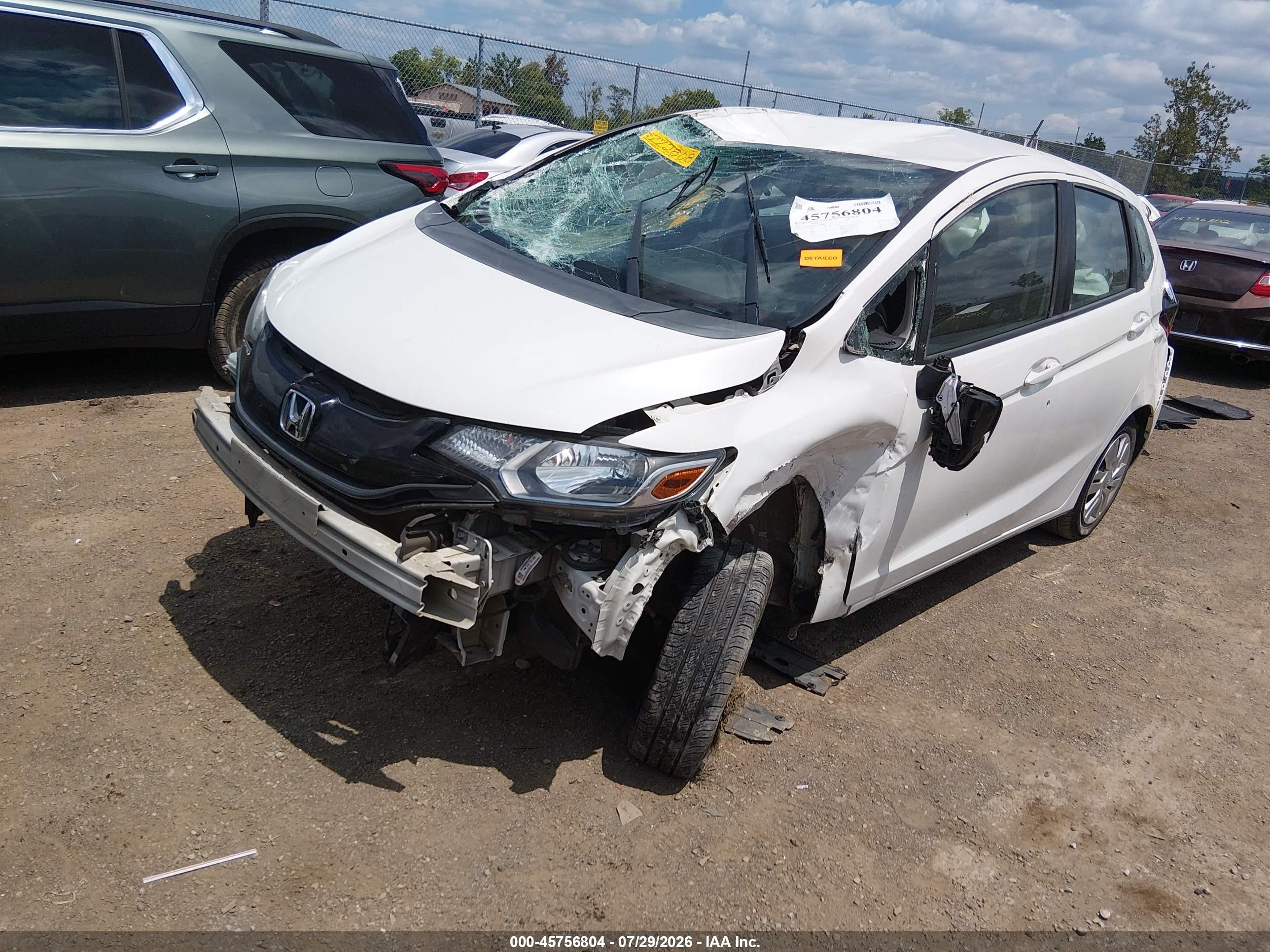 2015 Honda Fit Lx White vin: 3HGGK5H58FM772808