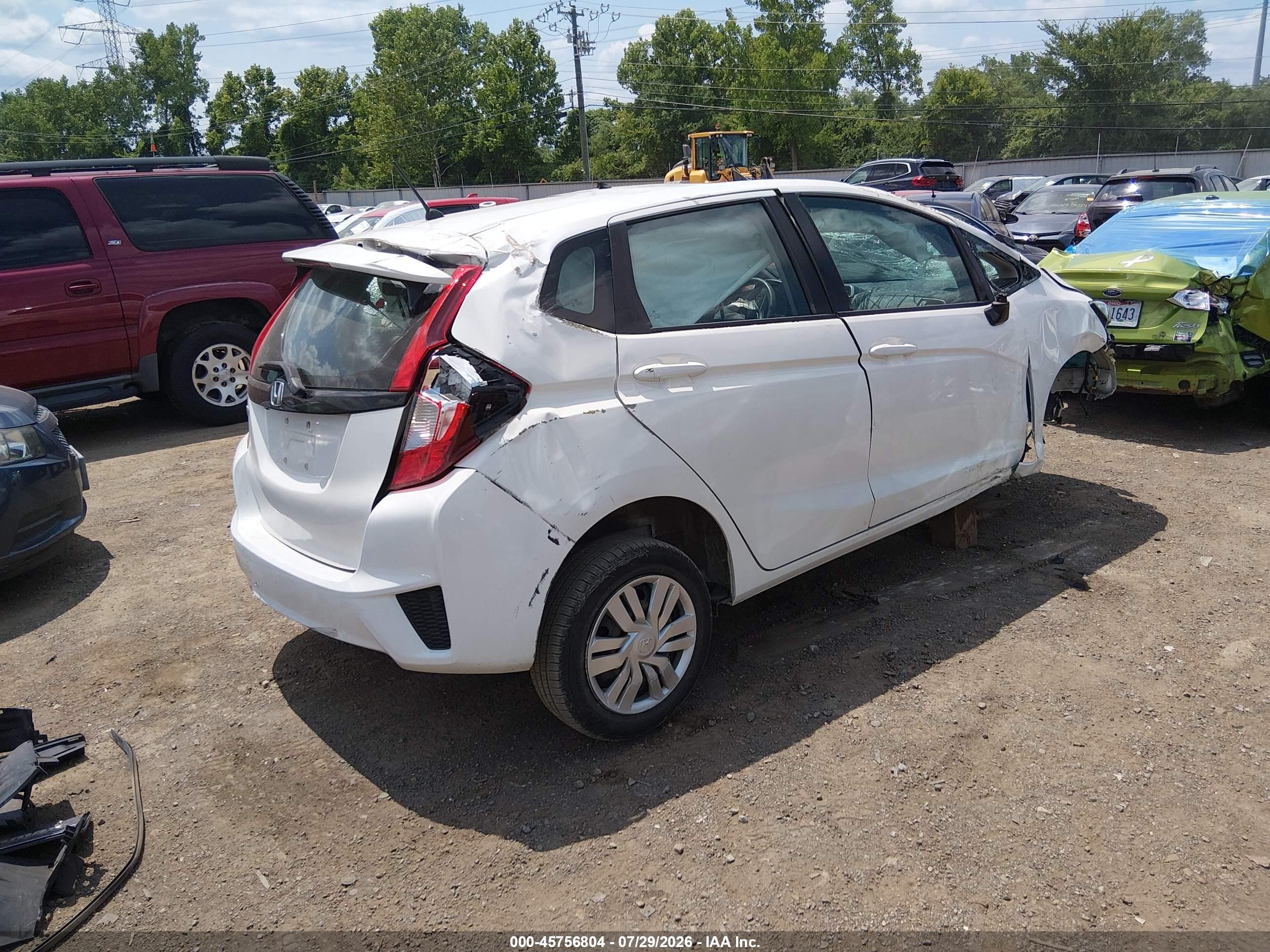 2015 Honda Fit Lx White vin: 3HGGK5H58FM772808