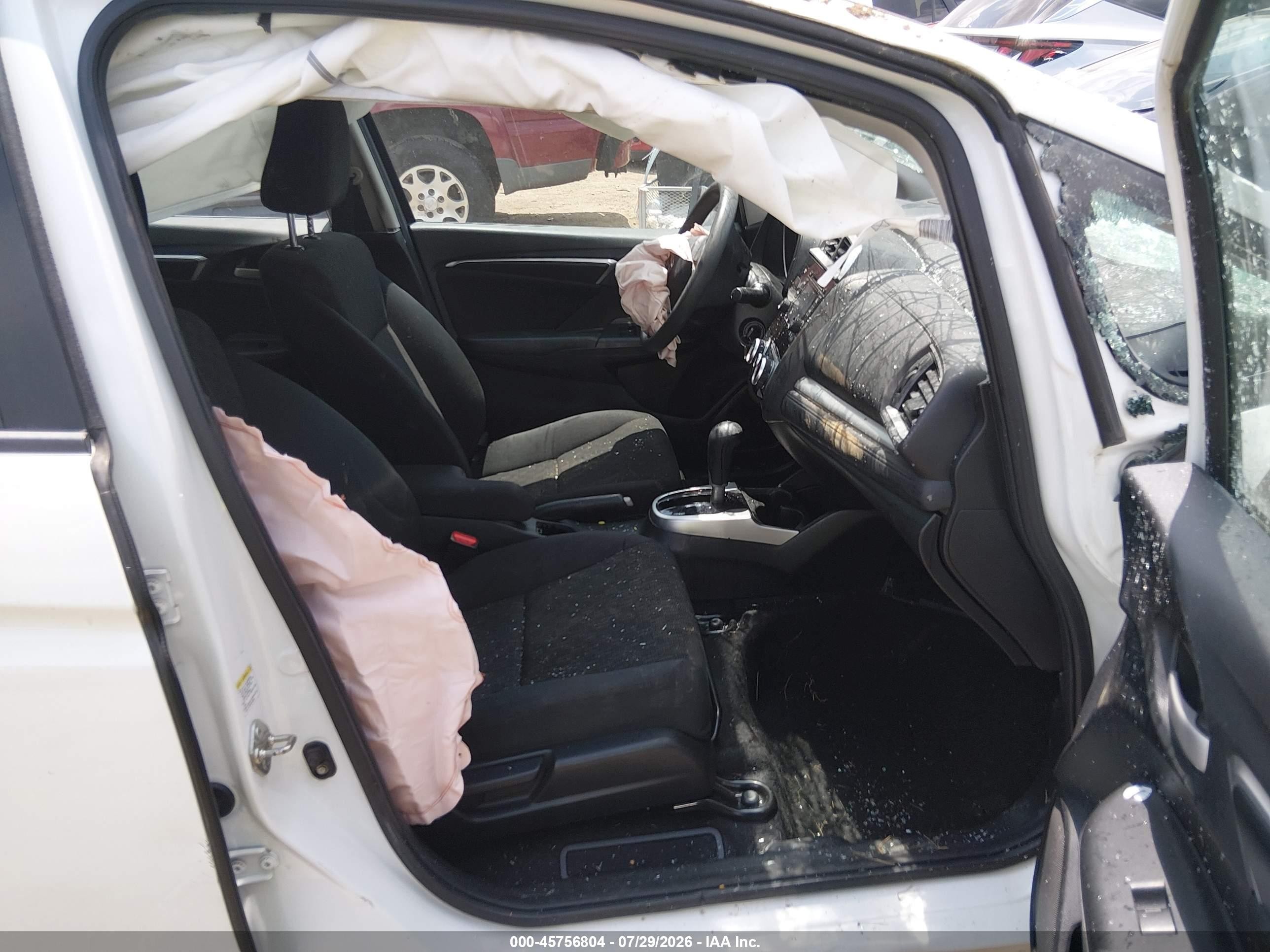 2015 Honda Fit Lx White vin: 3HGGK5H58FM772808