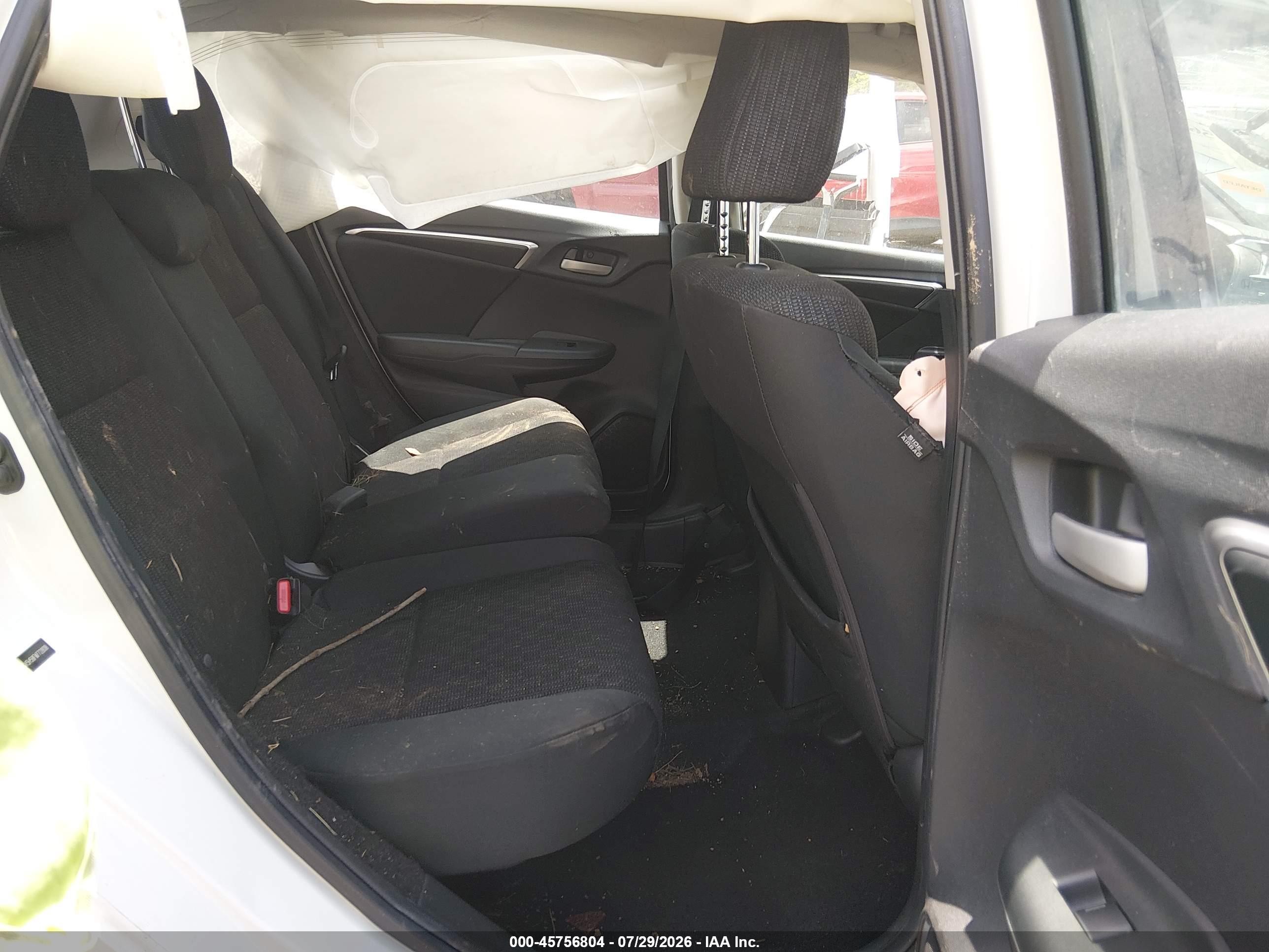 2015 Honda Fit Lx White vin: 3HGGK5H58FM772808