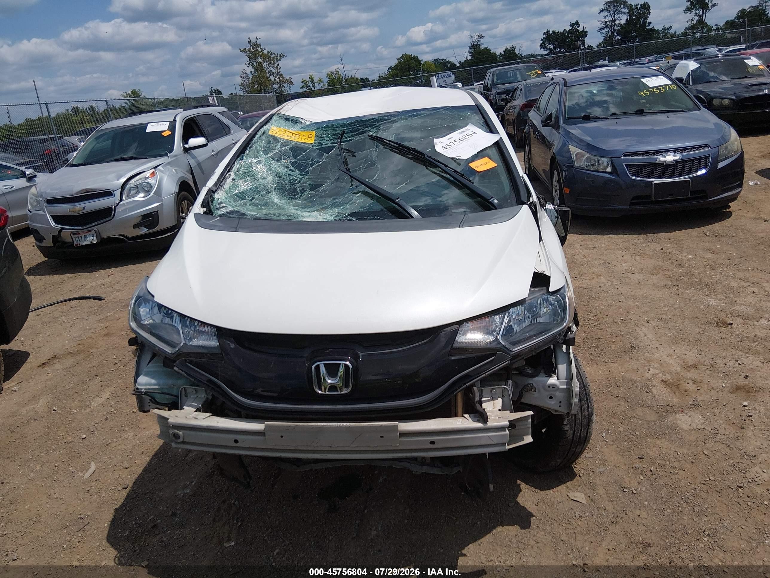 2015 Honda Fit Lx White vin: 3HGGK5H58FM772808