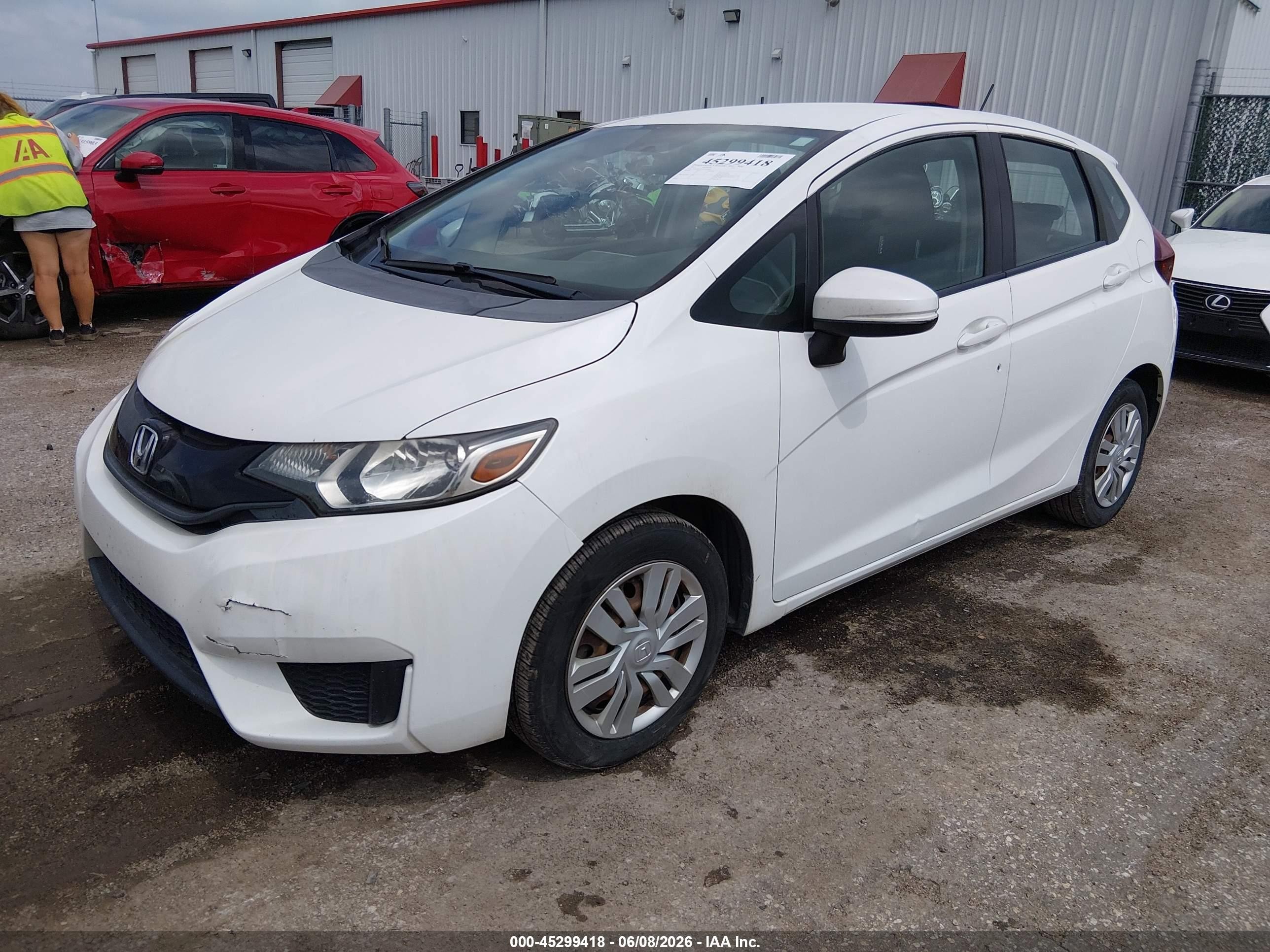 2015 Honda Fit Lx White vin: 3HGGK5H59FM709068