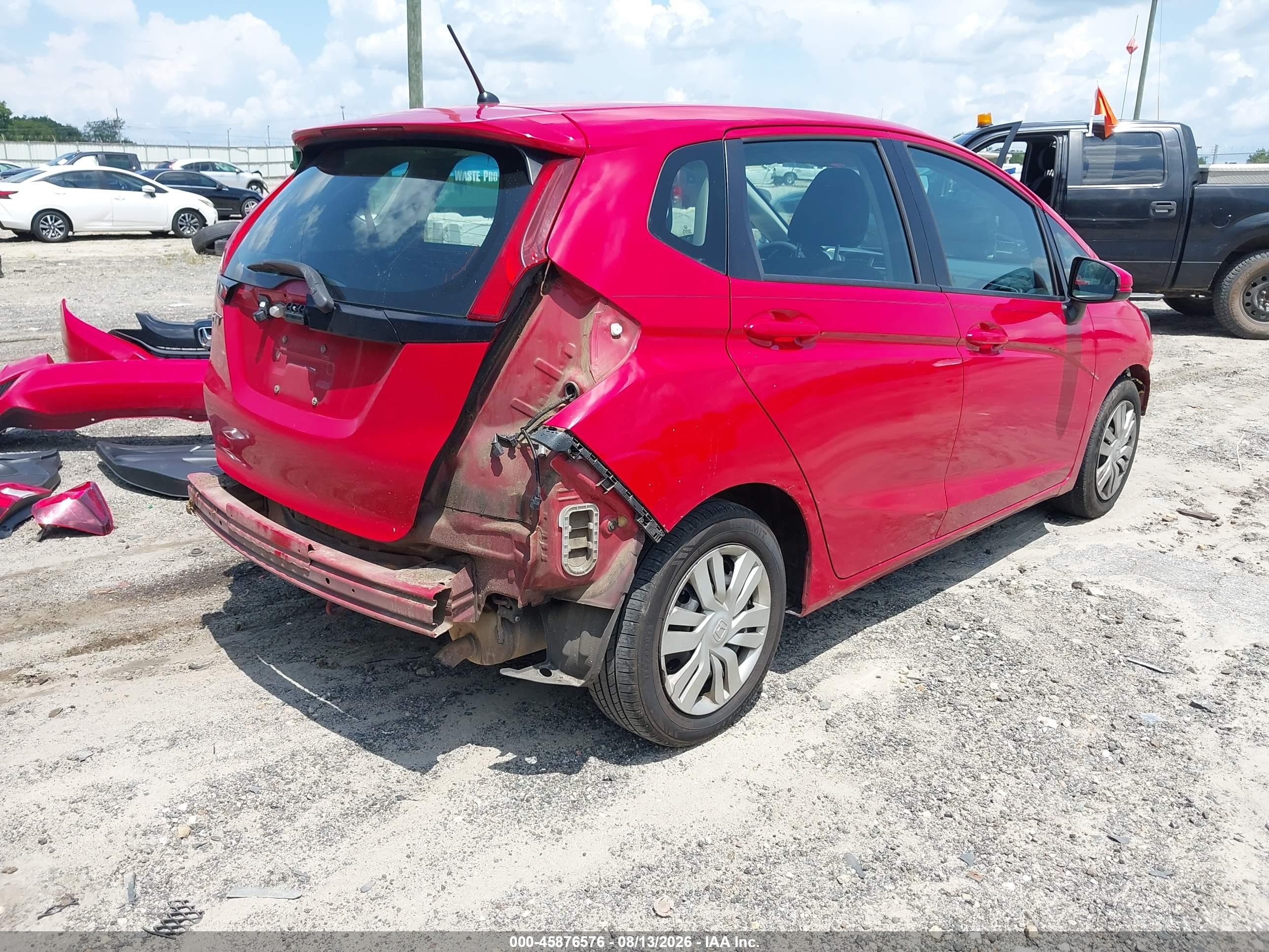 2015 Honda Fit Lx Red vin: 3HGGK5H59FM715968