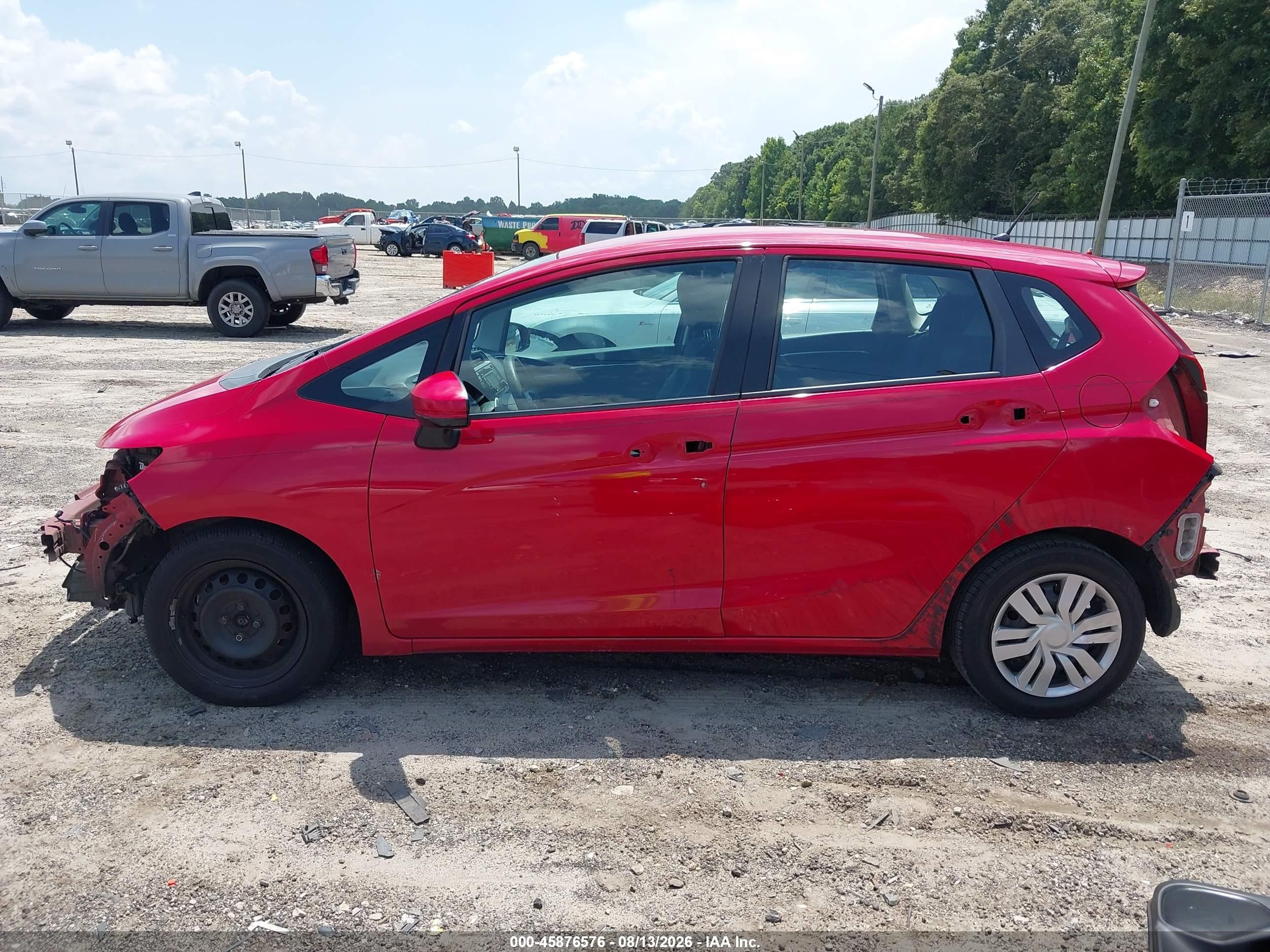 2015 Honda Fit Lx Red vin: 3HGGK5H59FM715968