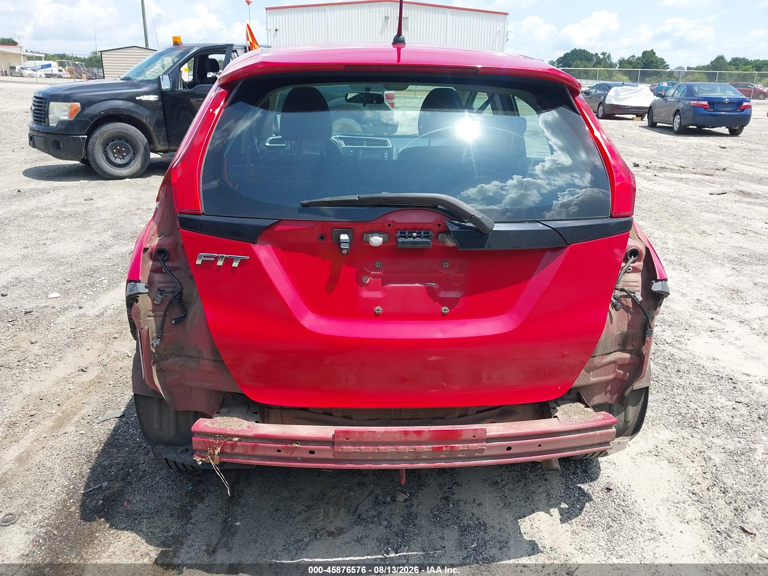 2015 Honda Fit Lx Red vin: 3HGGK5H59FM715968