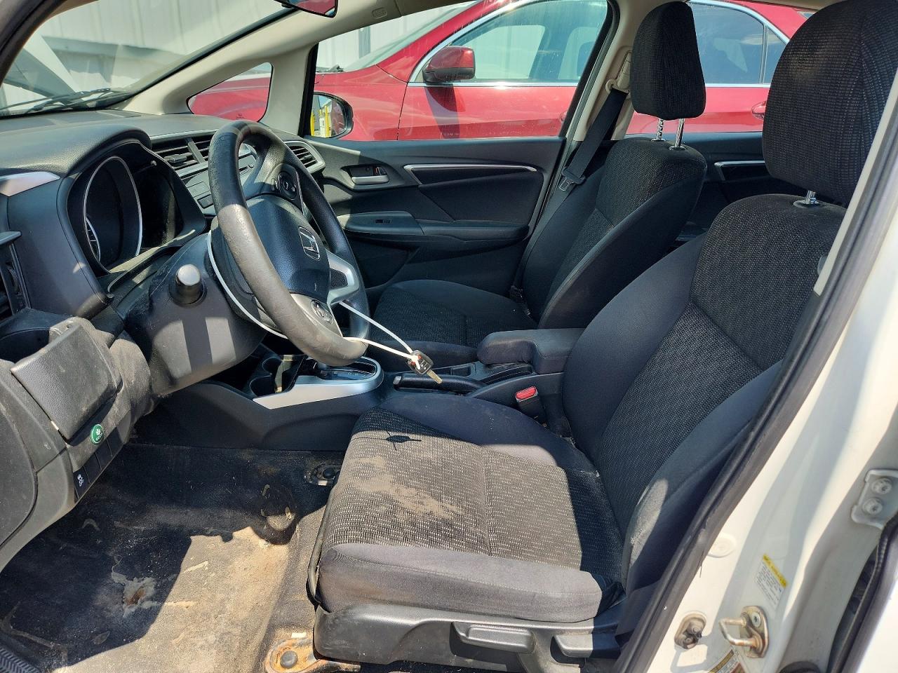 2015 Honda Fit Lx White vin: 3HGGK5H59FM716425