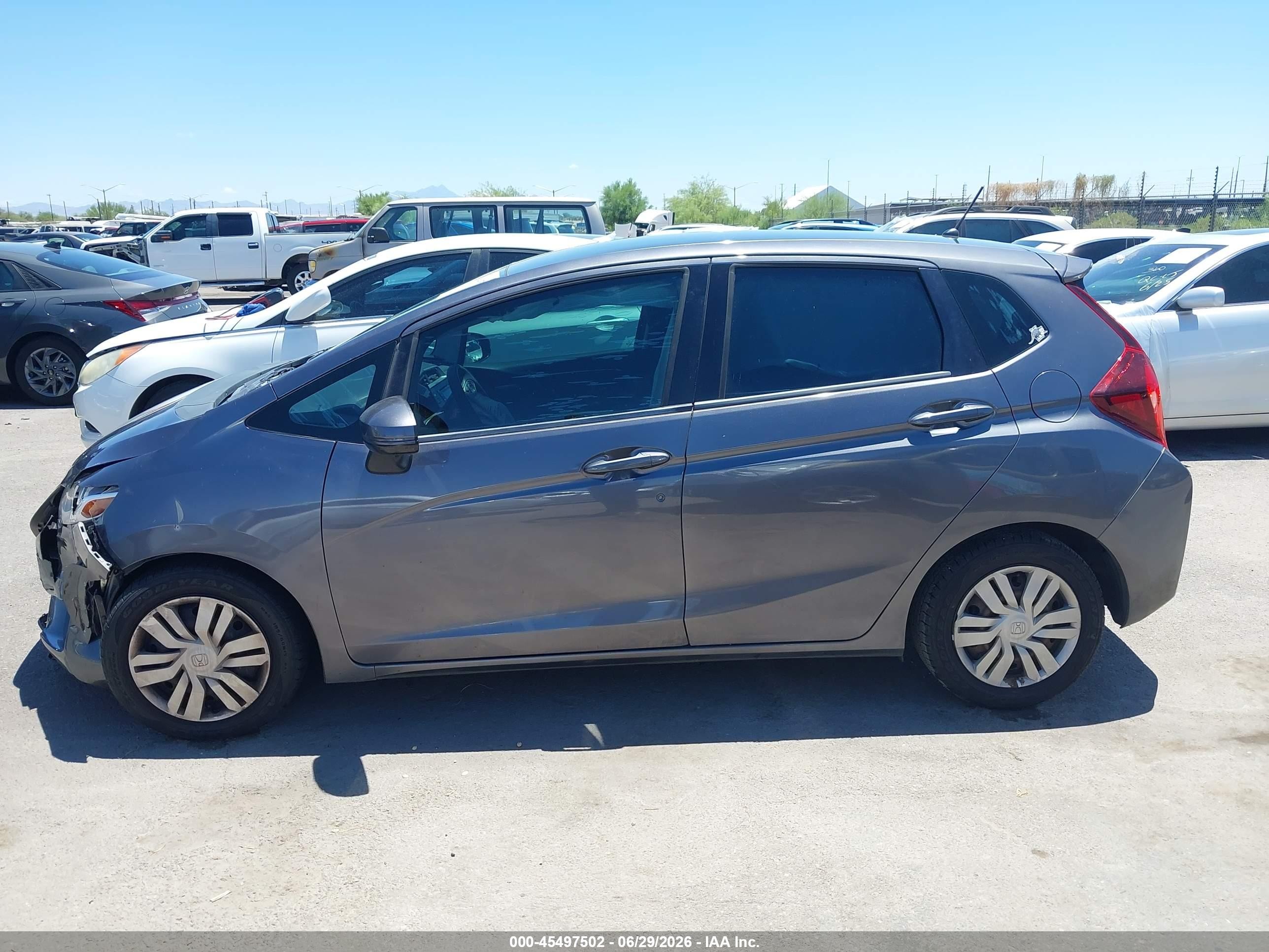 2015 Honda Fit Lx Gray vin: 3HGGK5H59FM717252