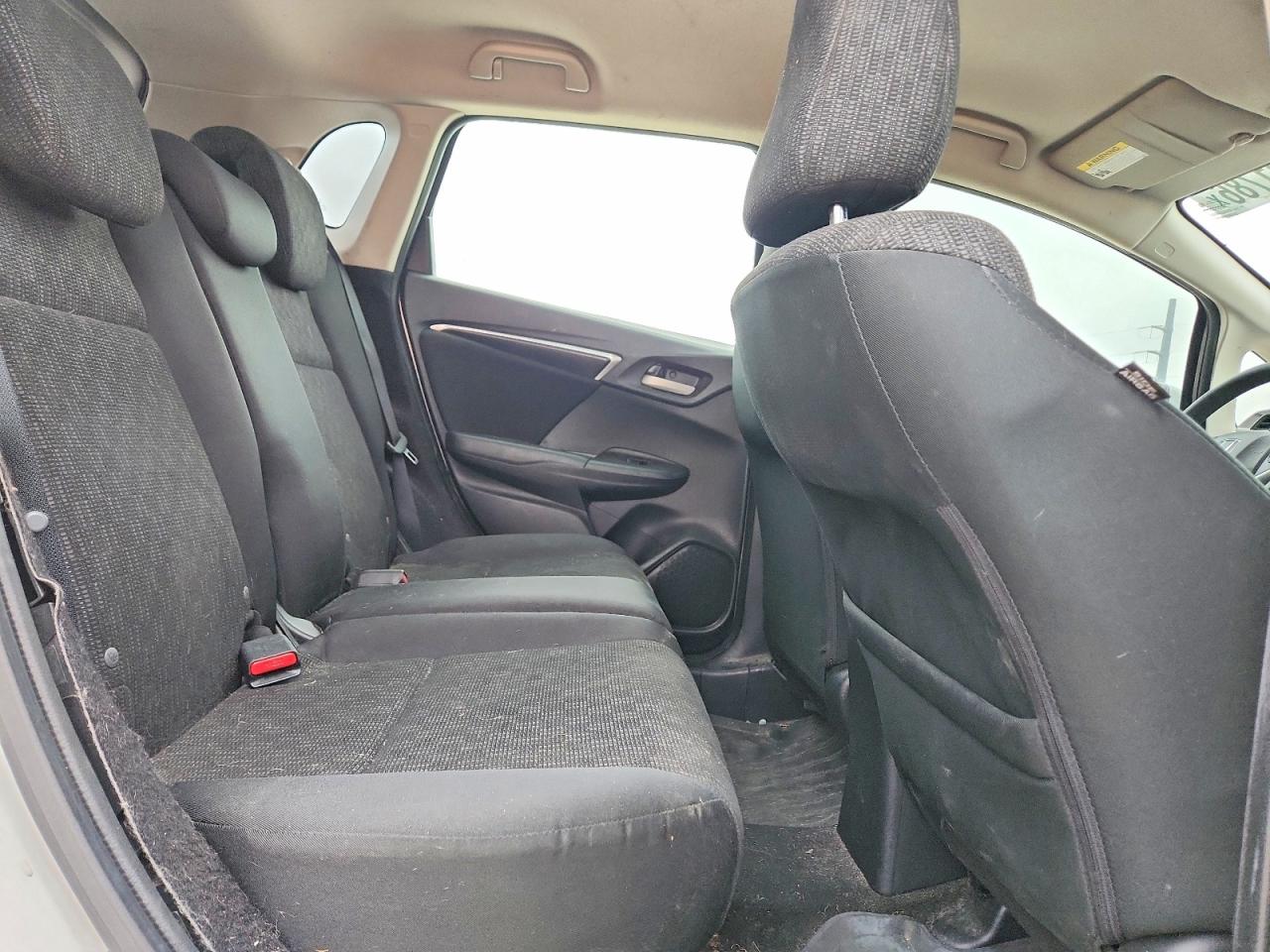 2015 Honda Fit Lx Белый vin: 3HGGK5H59FM722922