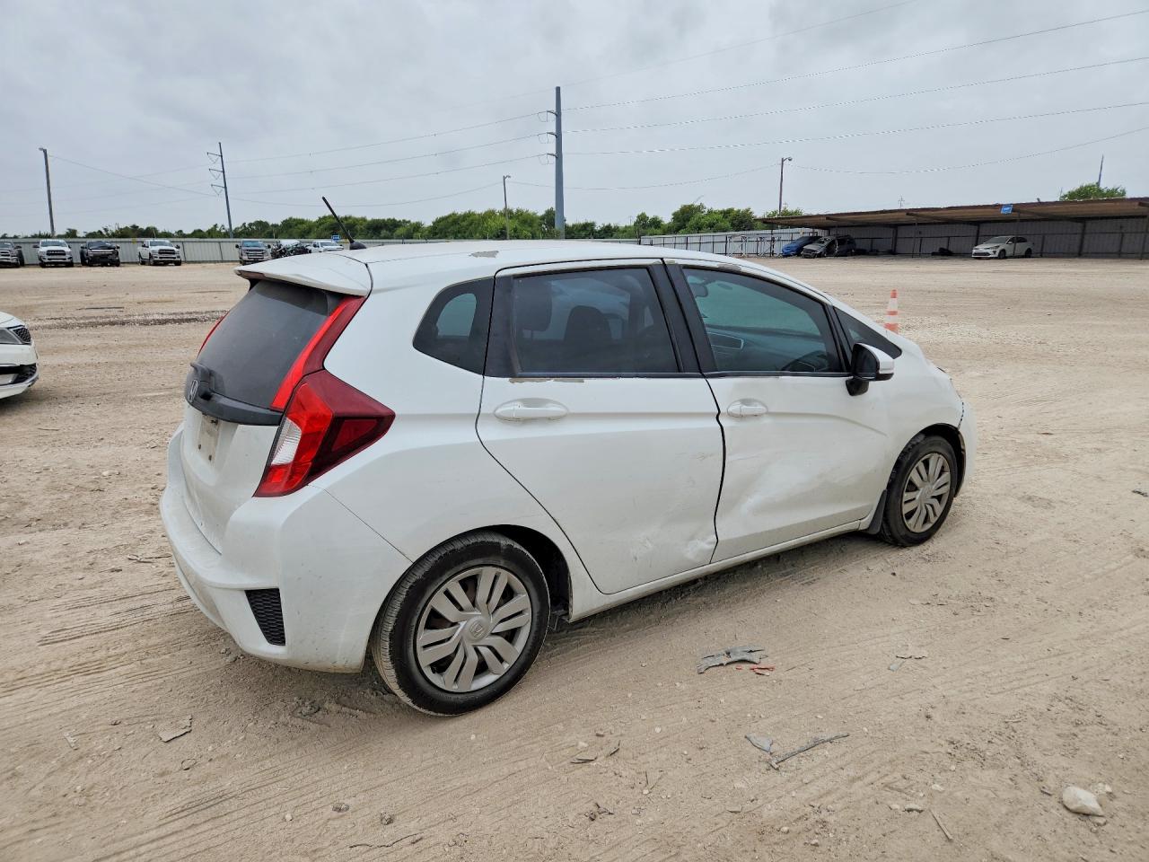 2015 Honda Fit Lx Белый vin: 3HGGK5H59FM722922
