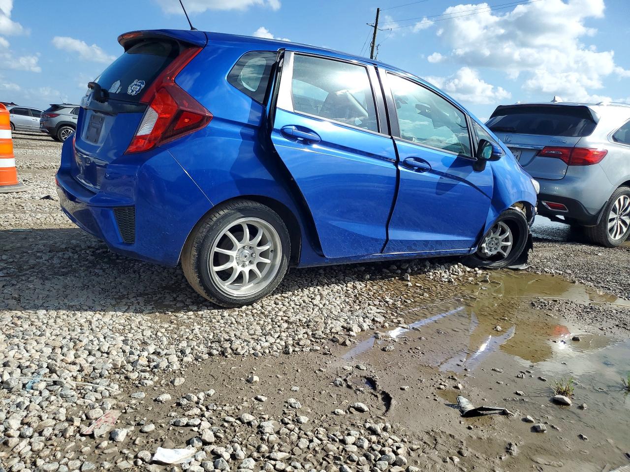 2015 Honda Fit Lx Blue vin: 3HGGK5H59FM725500