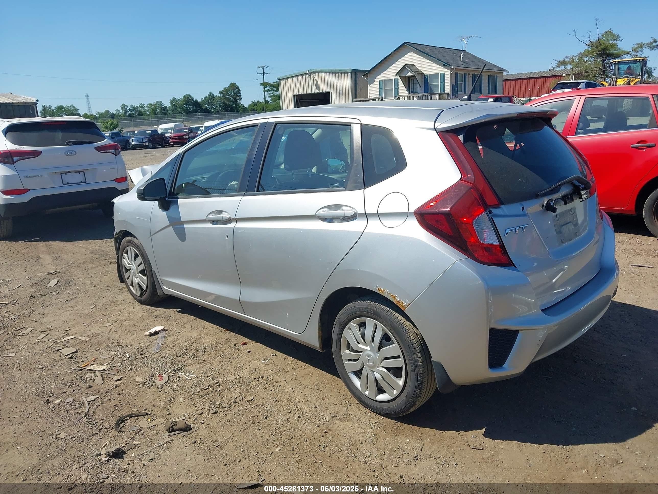 2015 Honda Fit Lx Silver vin: 3HGGK5H59FM754589