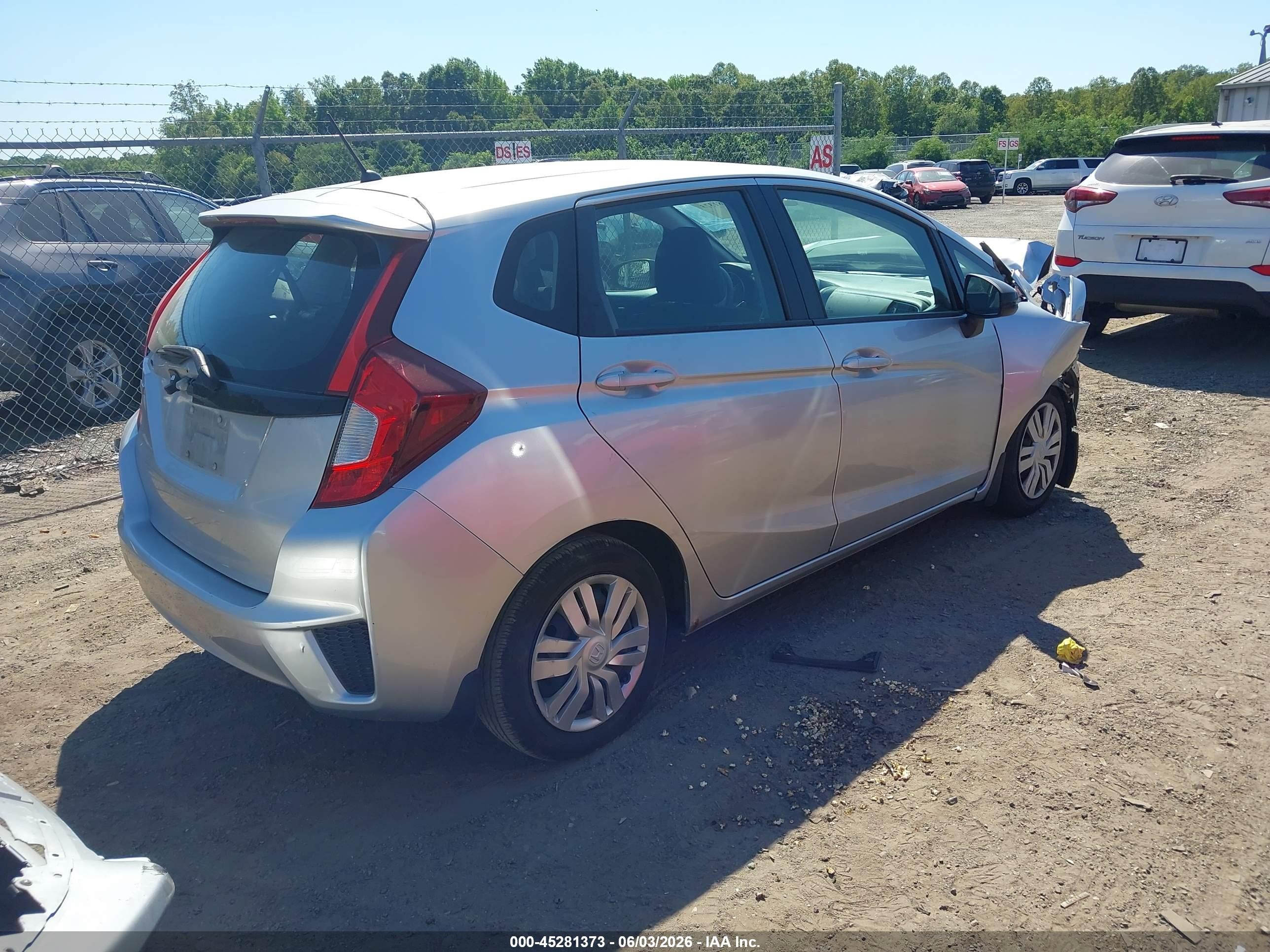 2015 Honda Fit Lx Silver vin: 3HGGK5H59FM754589