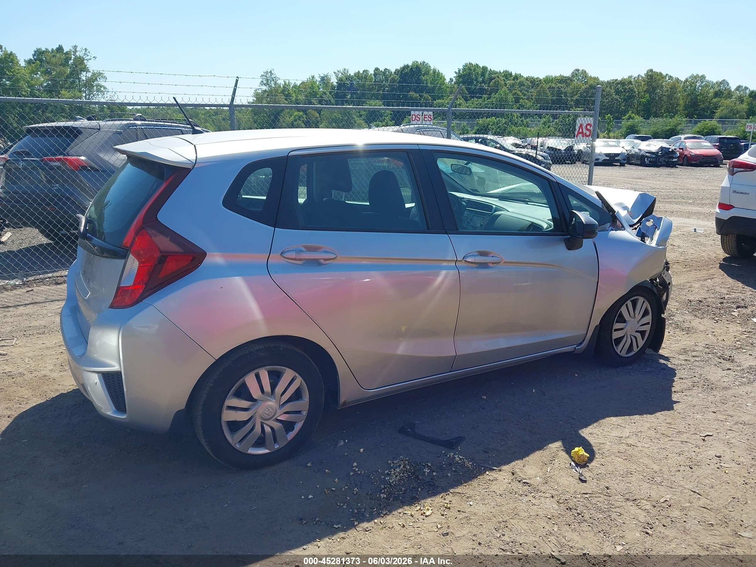 2015 Honda Fit Lx Silver vin: 3HGGK5H59FM754589