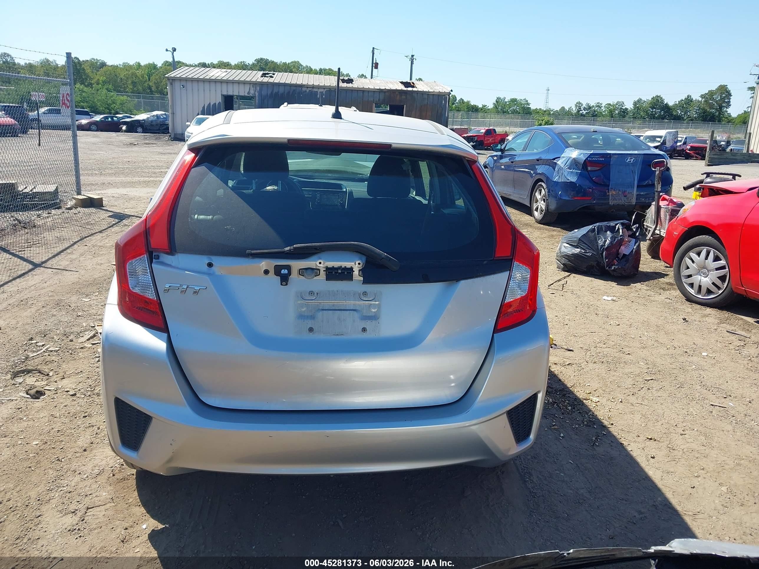 2015 Honda Fit Lx Silver vin: 3HGGK5H59FM754589