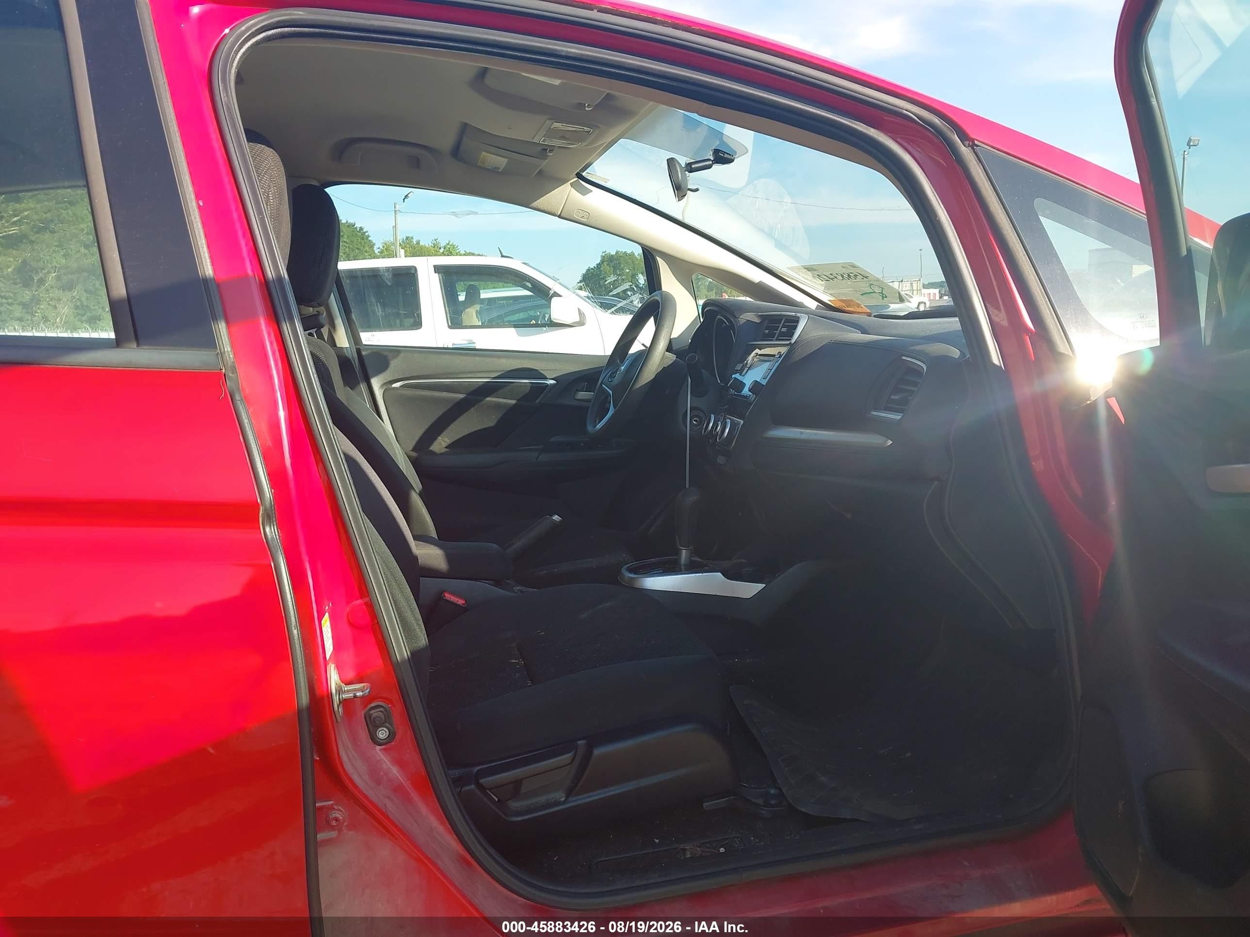 2015 Honda Fit Lx Red vin: 3HGGK5H59FM783915