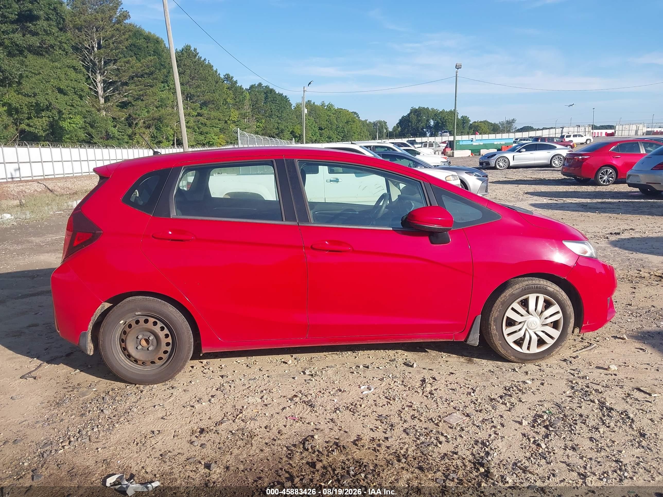 2015 Honda Fit Lx Red vin: 3HGGK5H59FM783915