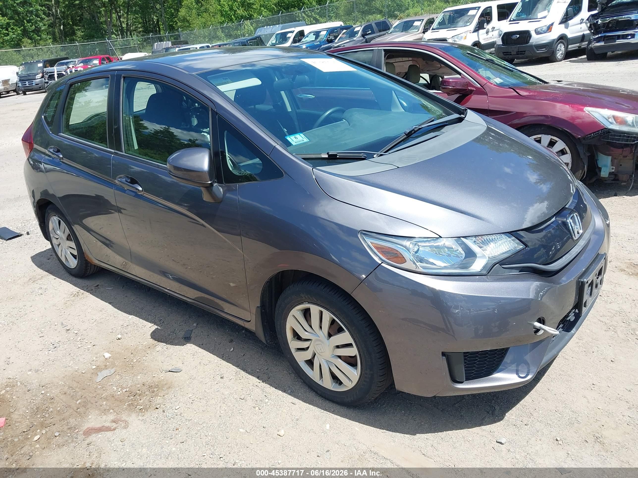 2015 Honda Fit Lx Gray vin: 3HGGK5H5XFM710813