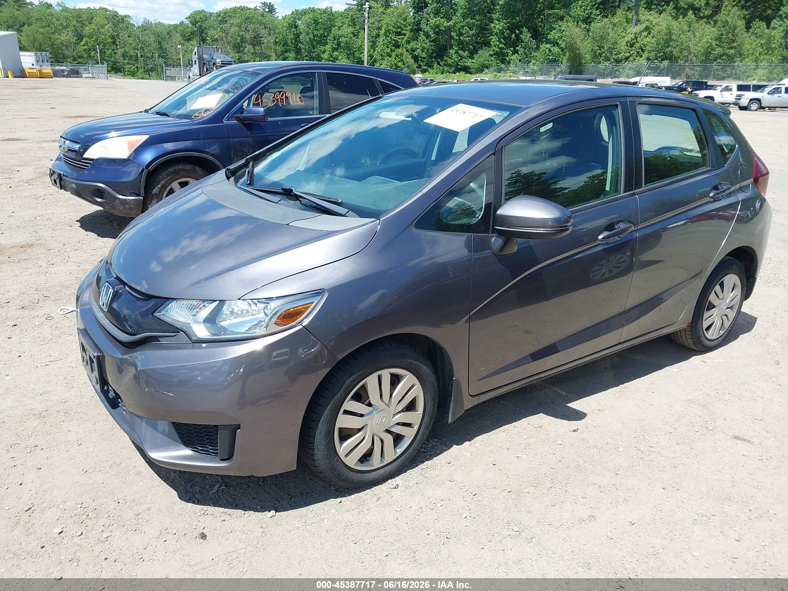 2015 Honda Fit Lx Gray vin: 3HGGK5H5XFM710813