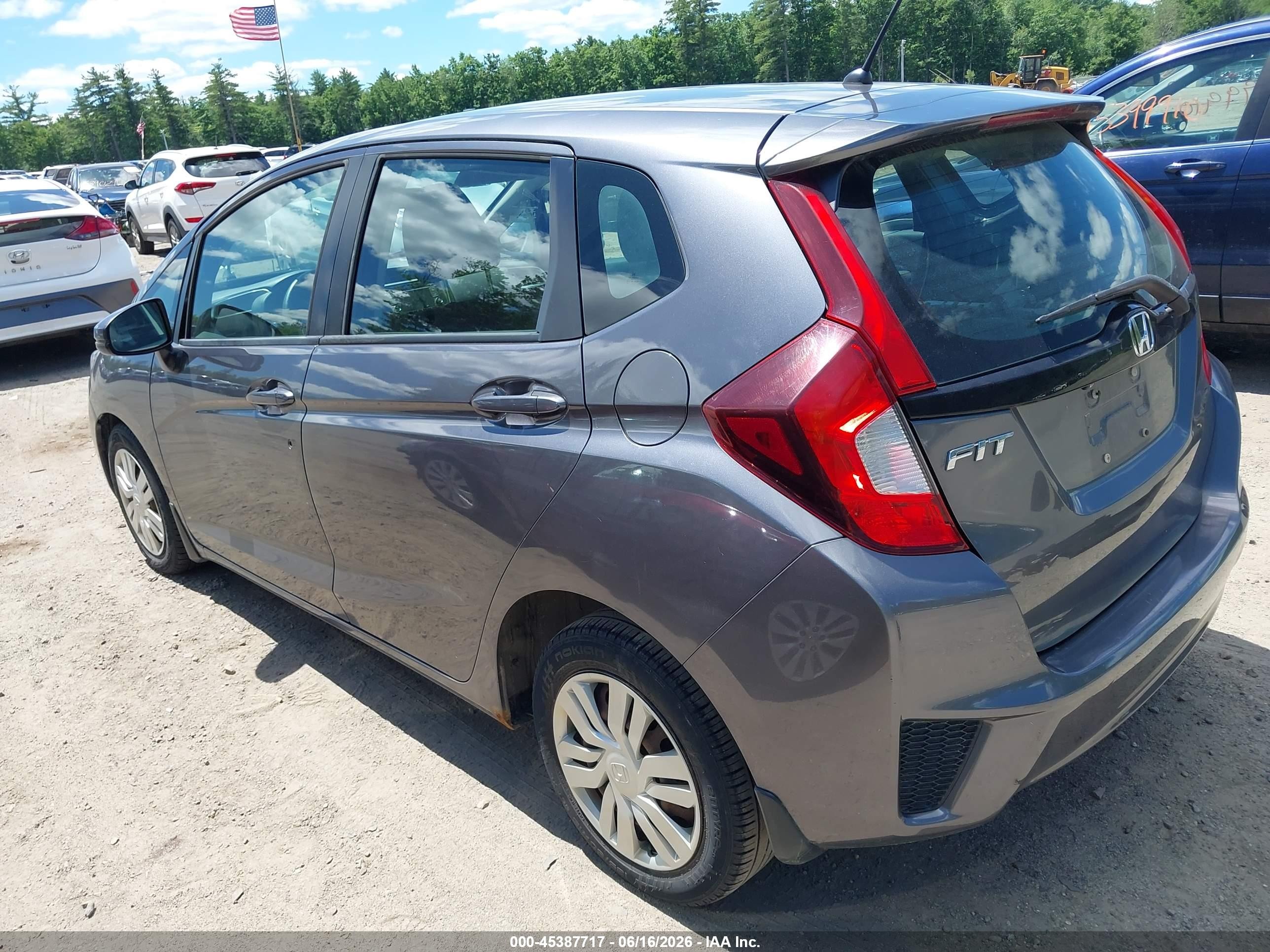 2015 Honda Fit Lx Gray vin: 3HGGK5H5XFM710813
