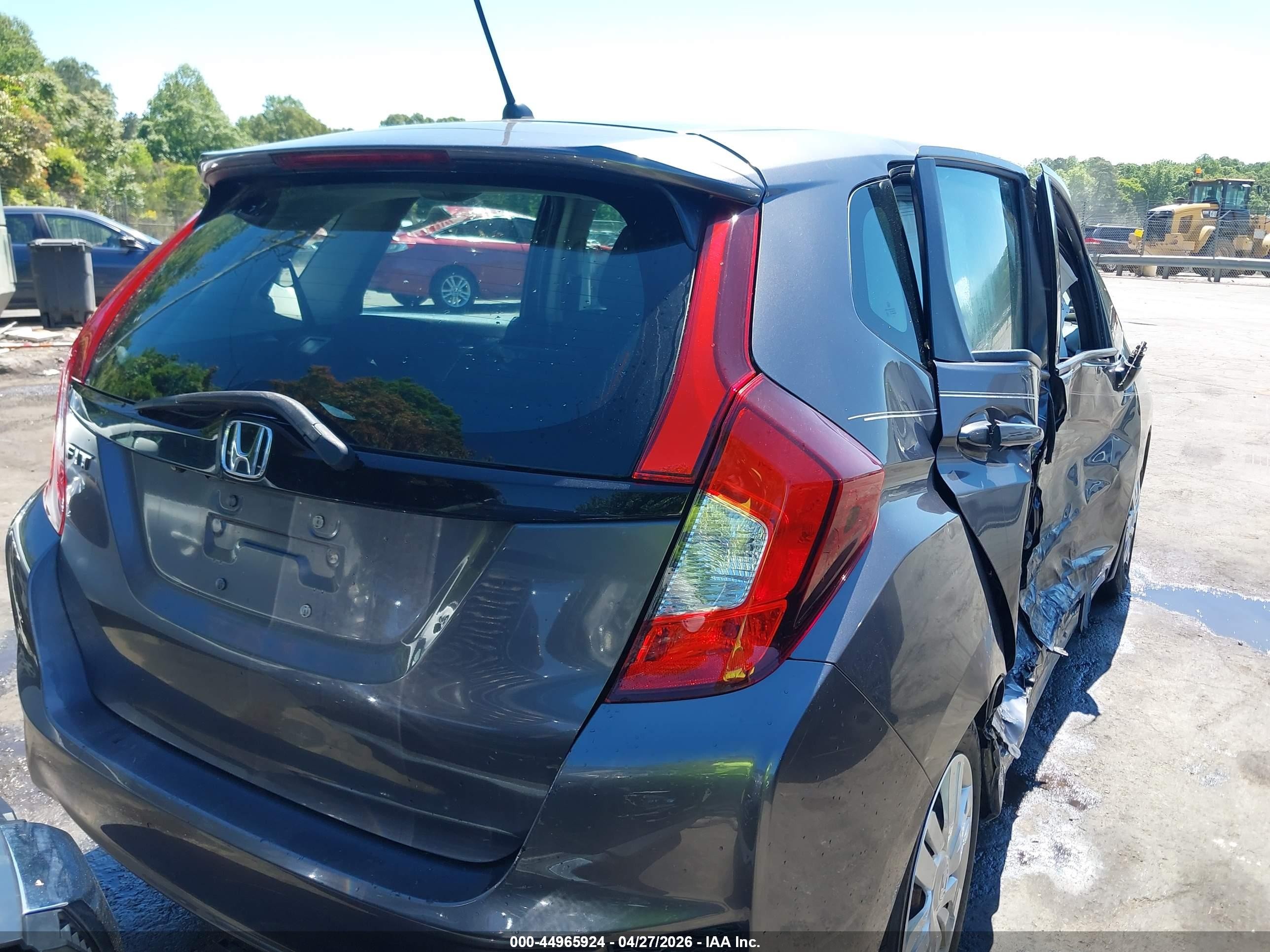 2015 Honda Fit Lx Серый vin: 3HGGK5H5XFM760434