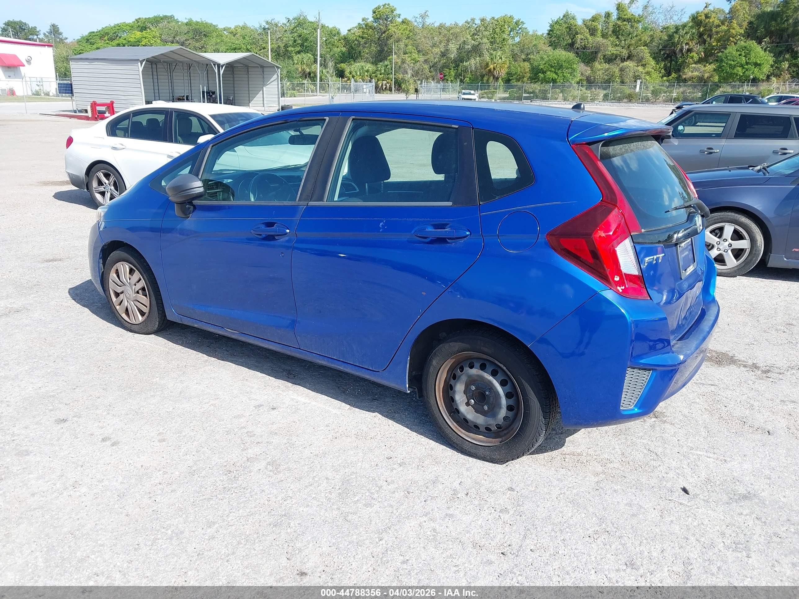 2015 Honda Fit Lx Blue vin: 3HGGK5H5XFM768291