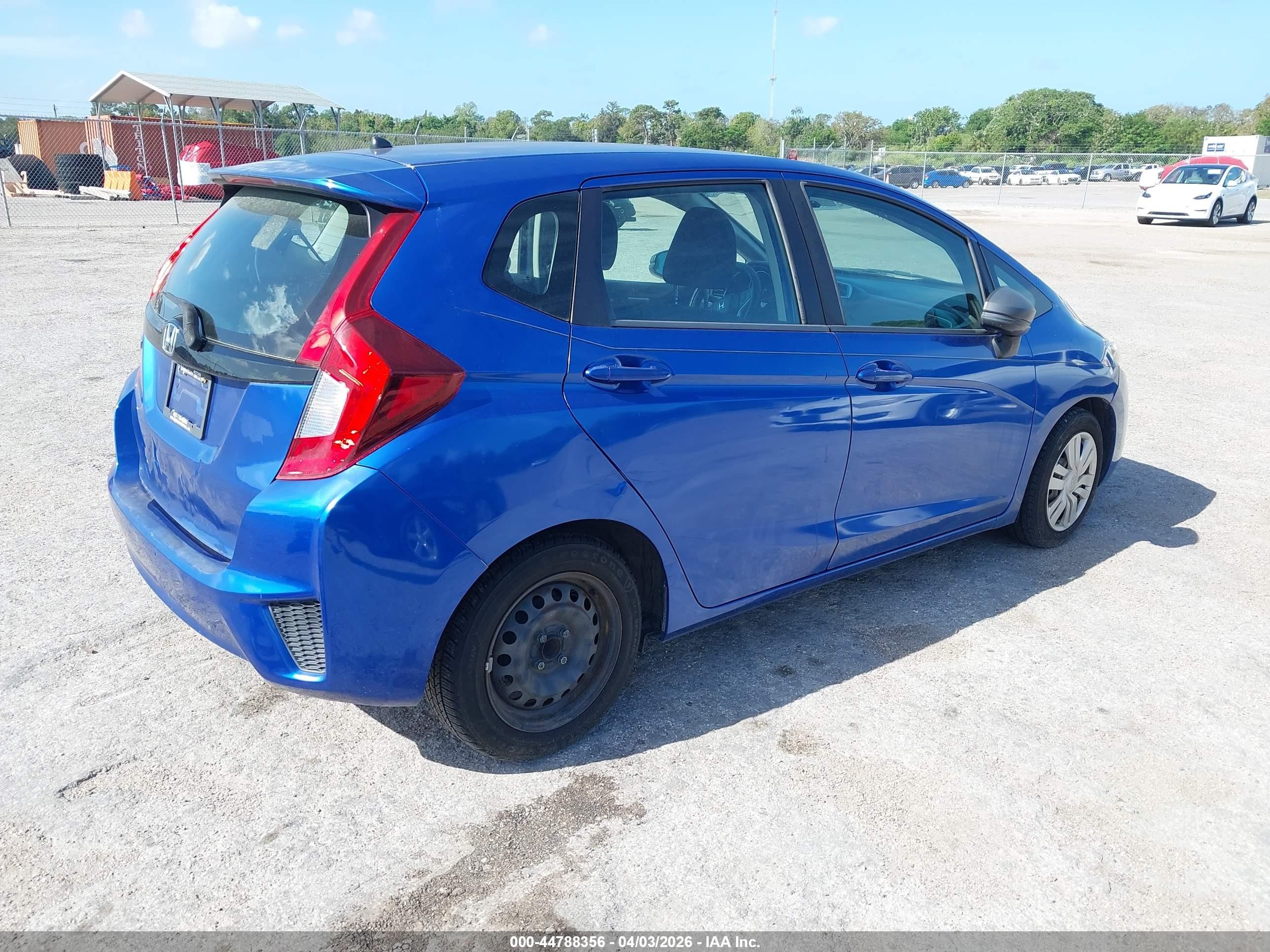 2015 Honda Fit Lx Blue vin: 3HGGK5H5XFM768291