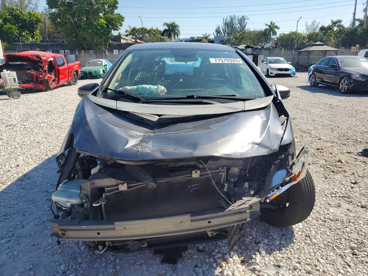 2015 Honda Fit Lx Gray vin: 3HGGK5H5XFM777296