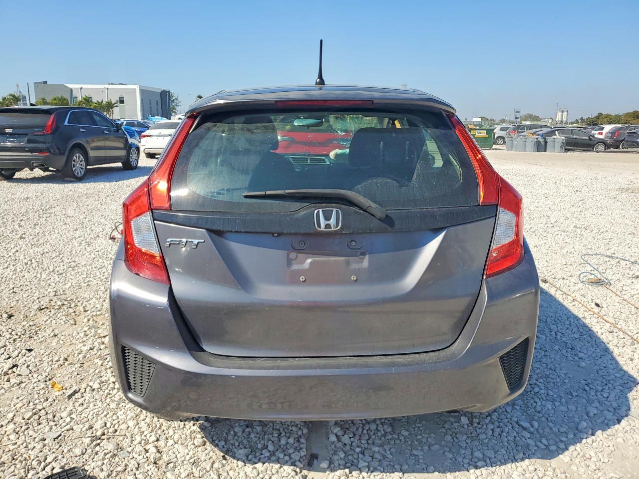 2015 Honda Fit Lx Gray vin: 3HGGK5H5XFM777296
