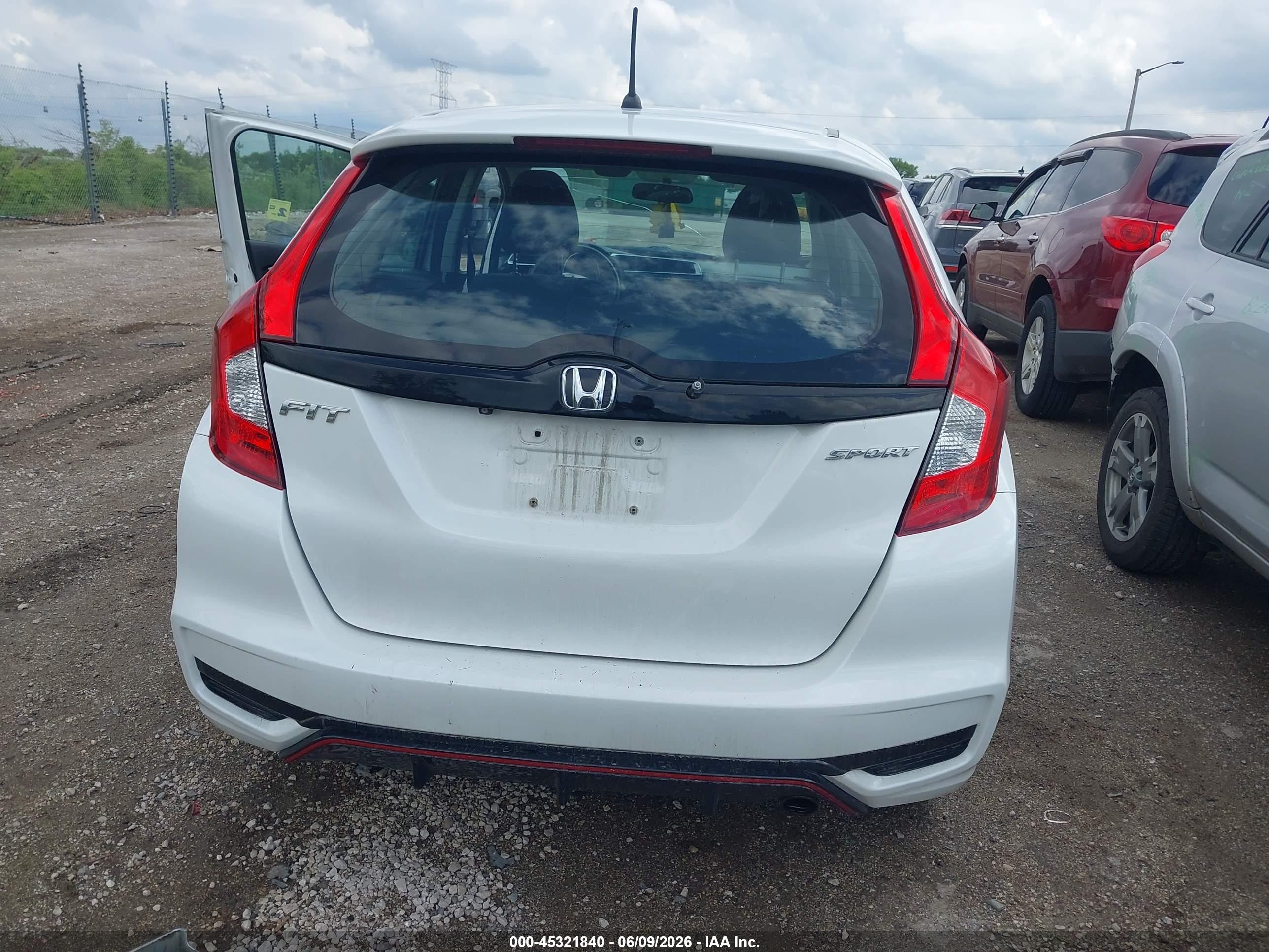 2018 Honda Fit Sport Белый vin: 3HGGK5H63JM707365
