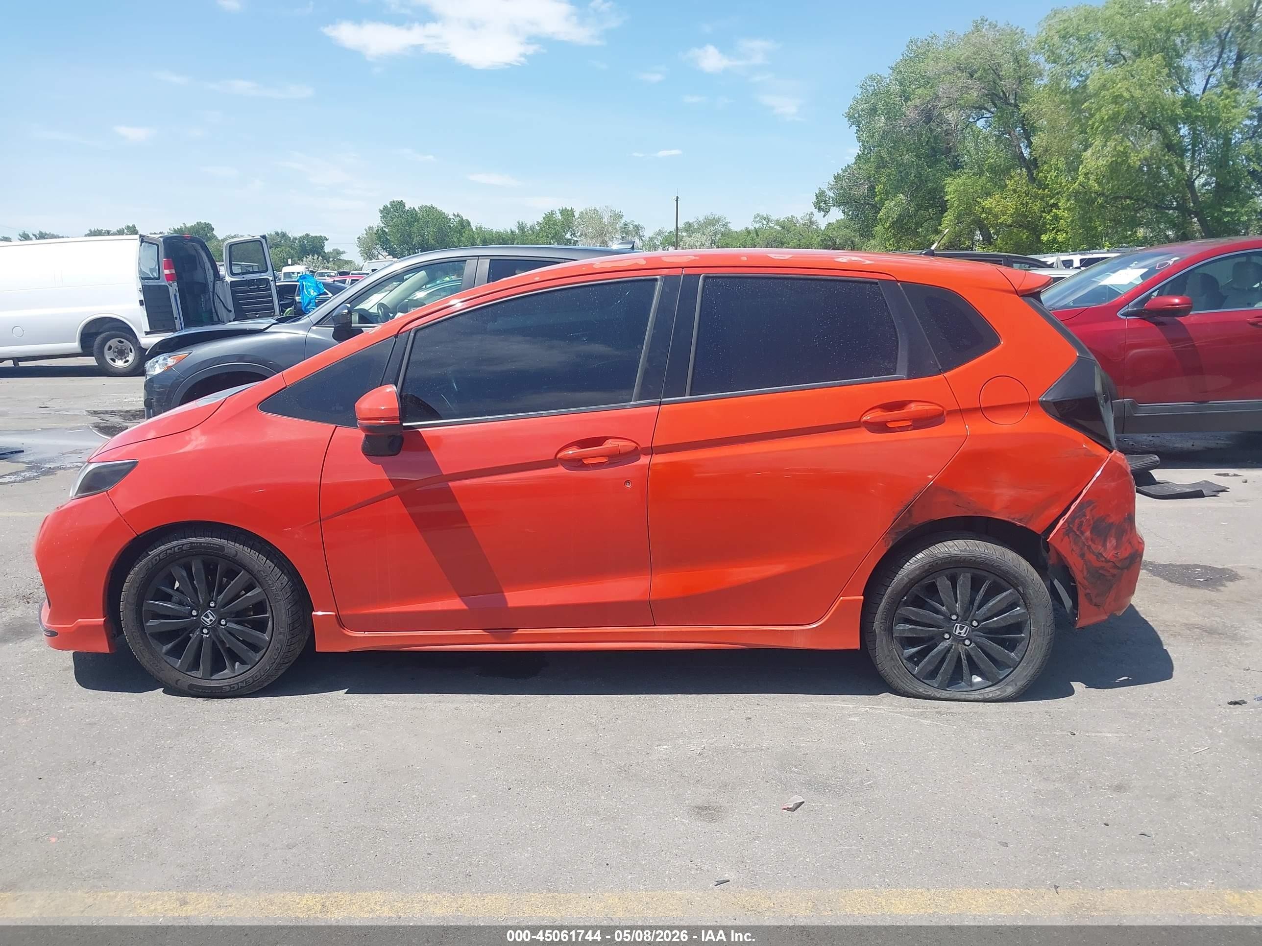2018 Honda Fit Sport Оранжевый vin: 3HGGK5H69JM708293
