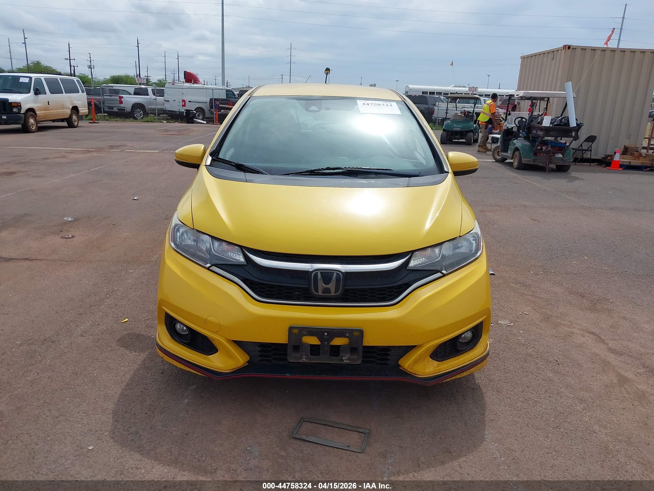 2018 Honda Fit Sport Желтый vin: 3HGGK5H75JM703486