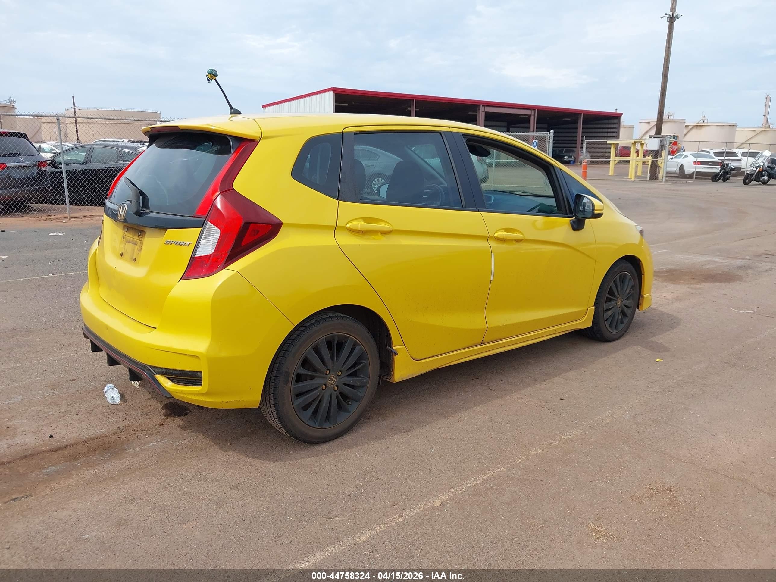 2018 Honda Fit Sport Желтый vin: 3HGGK5H75JM703486