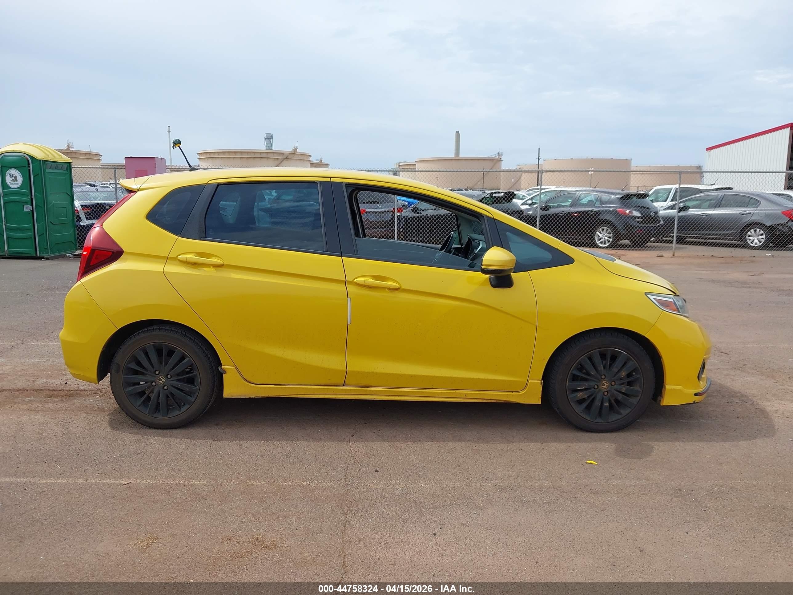 2018 Honda Fit Sport Желтый vin: 3HGGK5H75JM703486