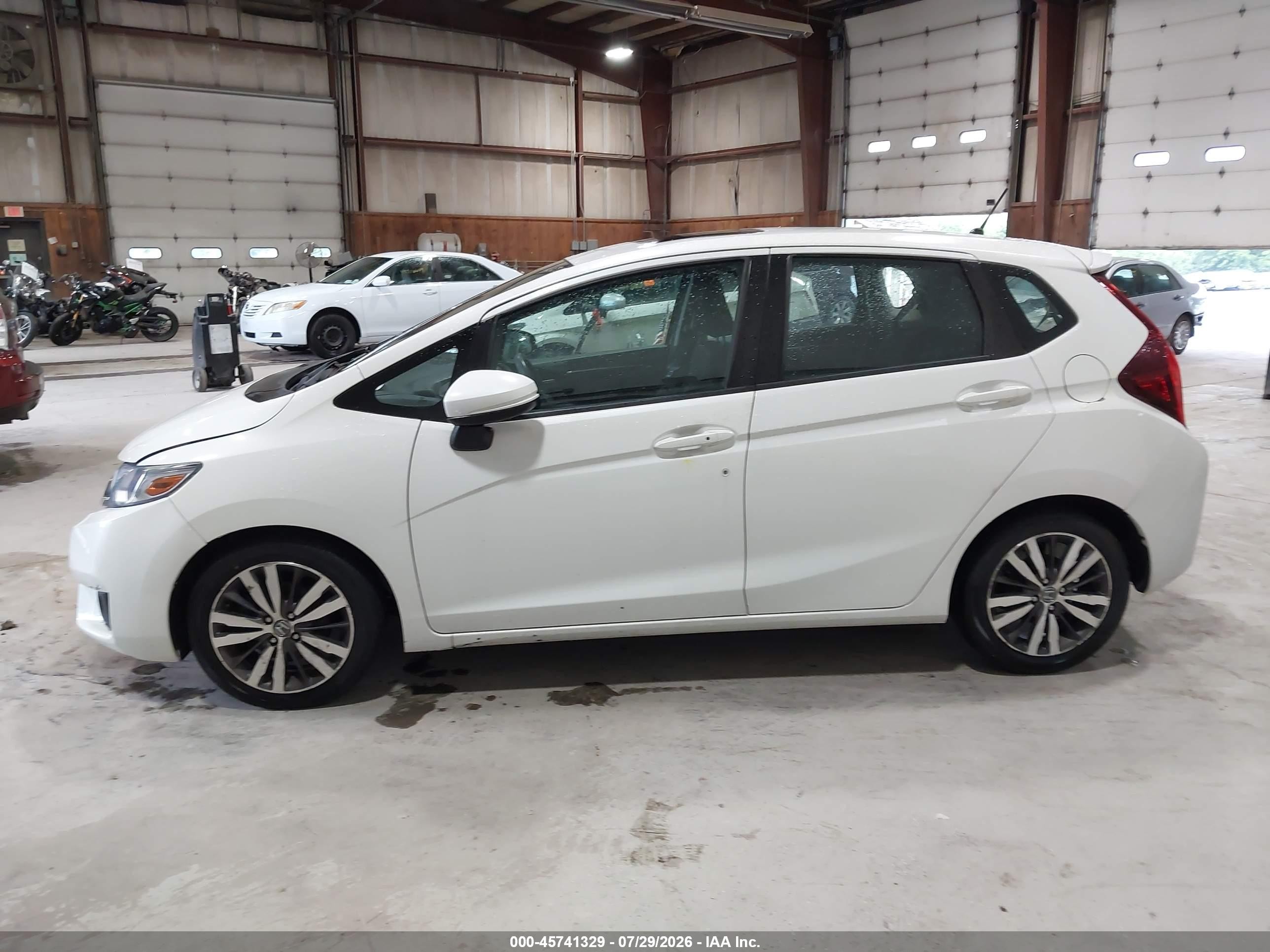 2015 Honda Fit Ex/ex-l White vin: 3HGGK5H80FM717747