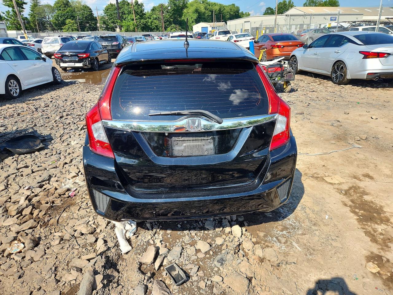 2015 Honda Fit Black vin: 3HGGK5H80FM728070
