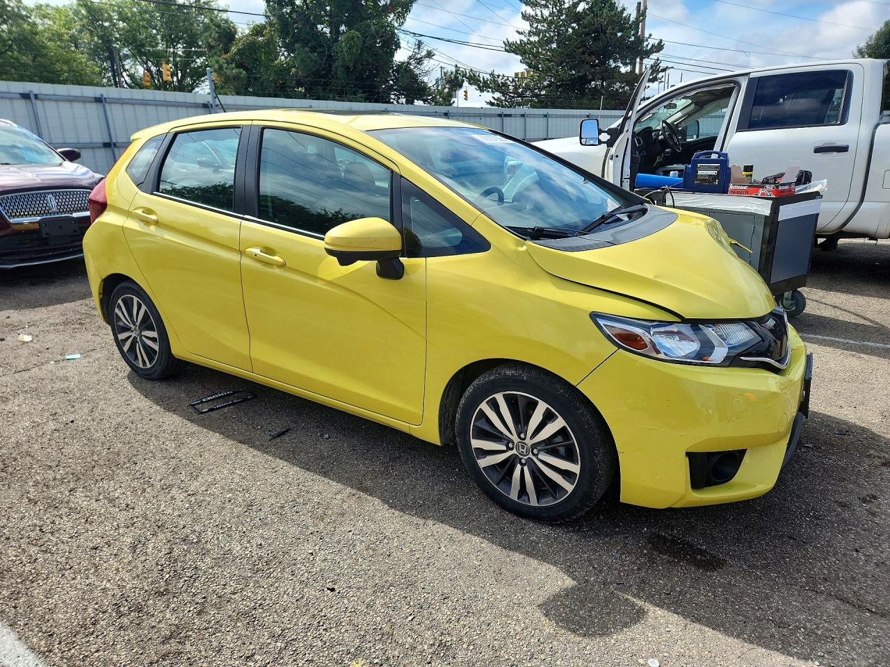 2015 Honda Fit Ex Yellow vin: 3HGGK5H80FM757438