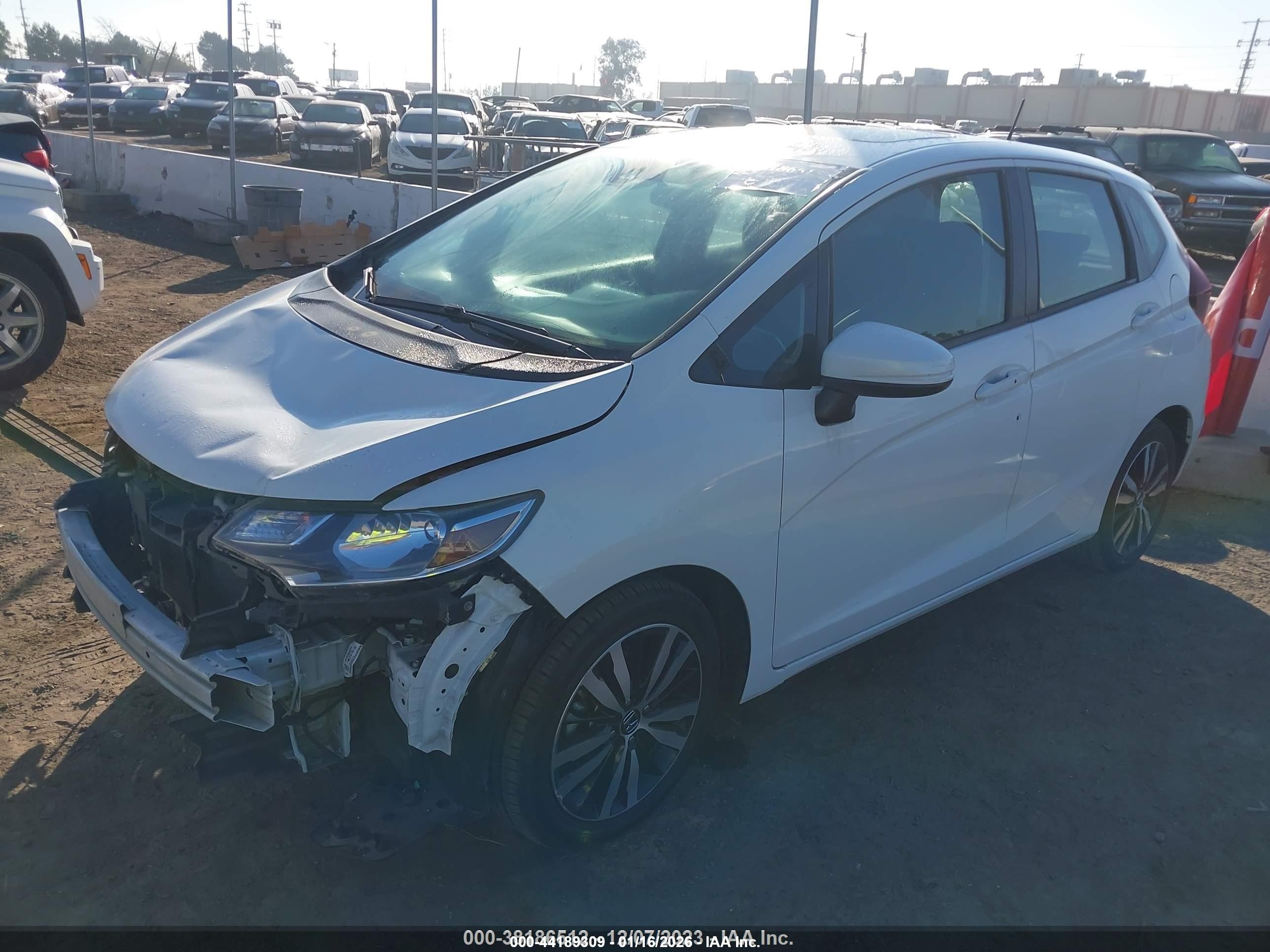 2018 Honda Fit Ex White vin: 3HGGK5H80JM725601