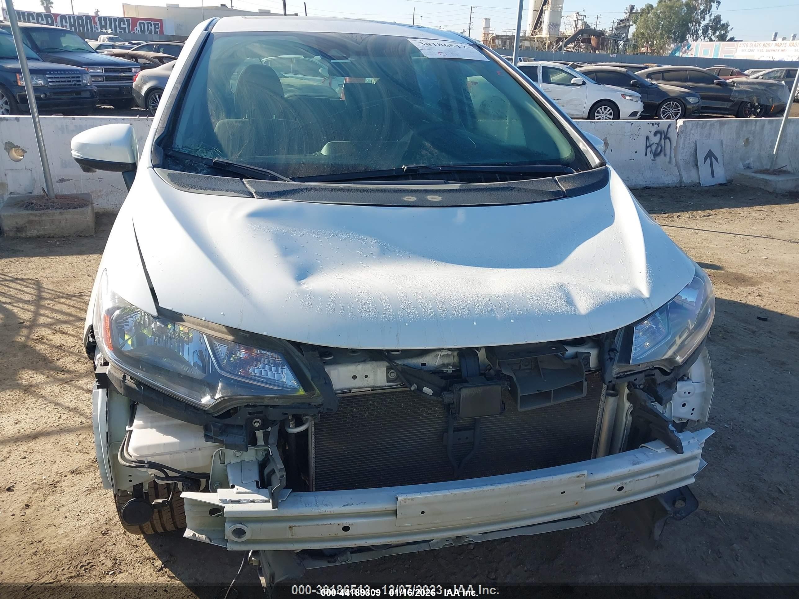 2018 Honda Fit Ex White vin: 3HGGK5H80JM725601