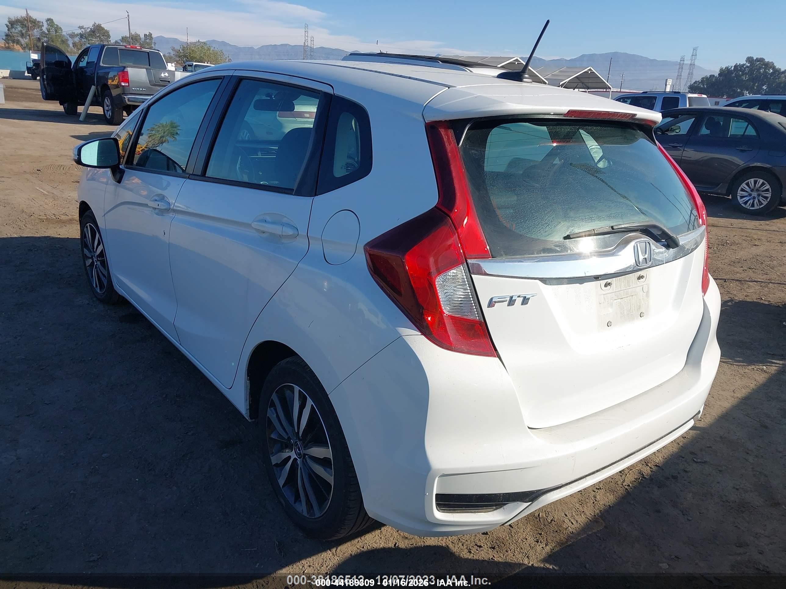 2018 Honda Fit Ex White vin: 3HGGK5H80JM725601