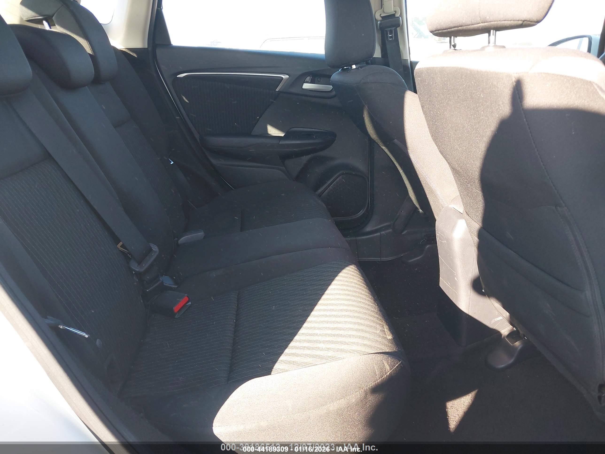 2018 Honda Fit Ex White vin: 3HGGK5H80JM725601