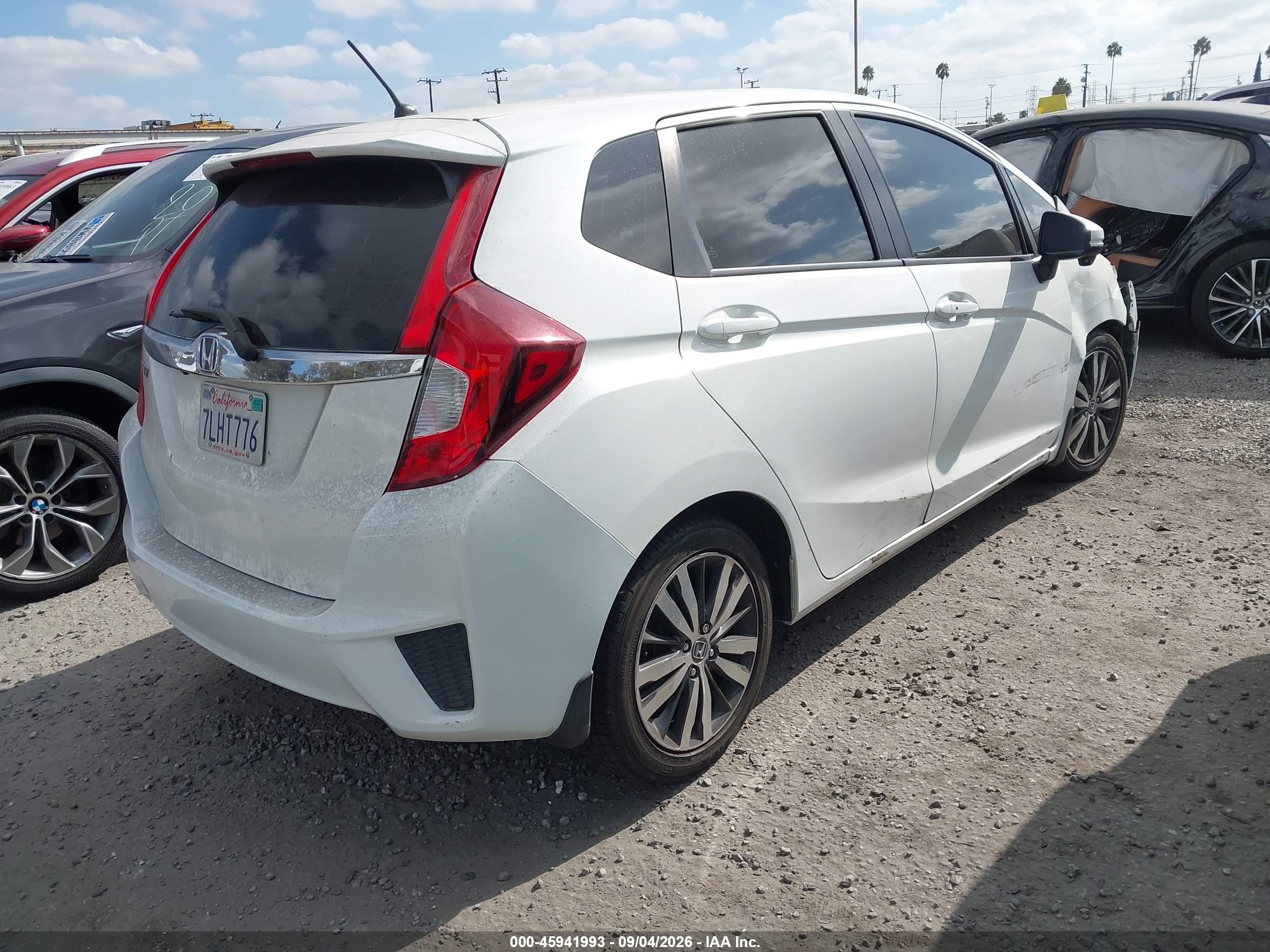 2015 Honda Fit Ex/ex-l White vin: 3HGGK5H82FM749261