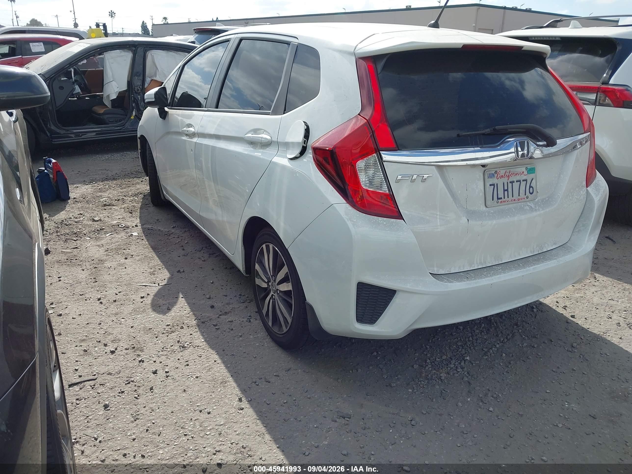 2015 Honda Fit Ex/ex-l White vin: 3HGGK5H82FM749261