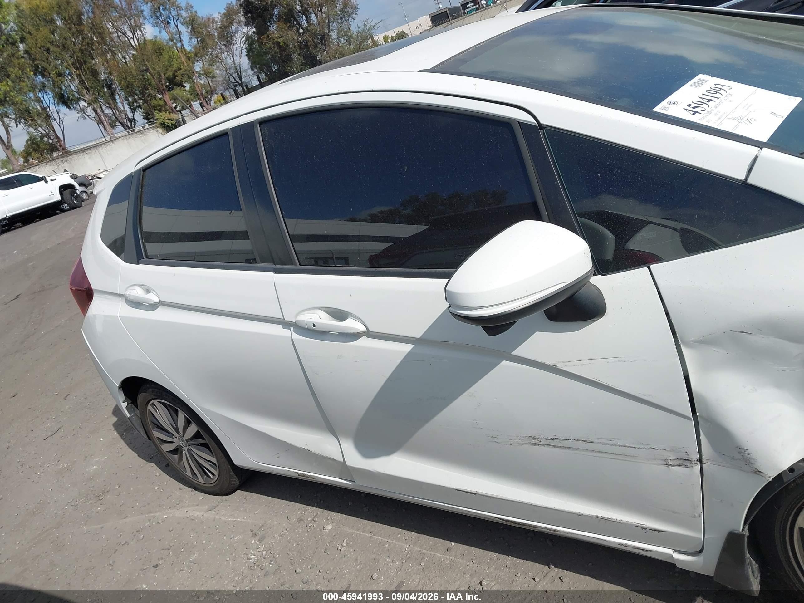 2015 Honda Fit Ex/ex-l White vin: 3HGGK5H82FM749261