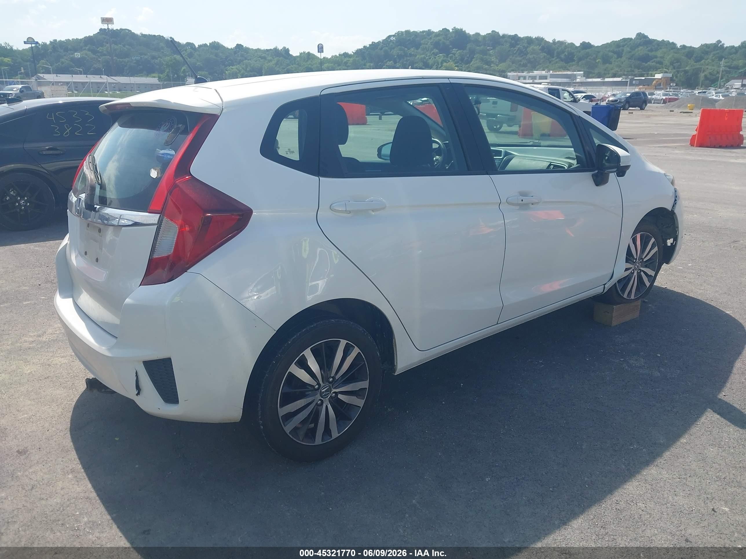 2015 Honda Fit Ex/ex-l White vin: 3HGGK5H82FM786942