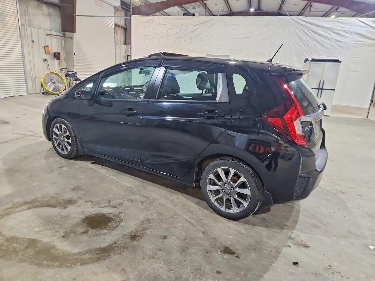 2015 Honda Fit Black vin: 3HGGK5H84FM705990