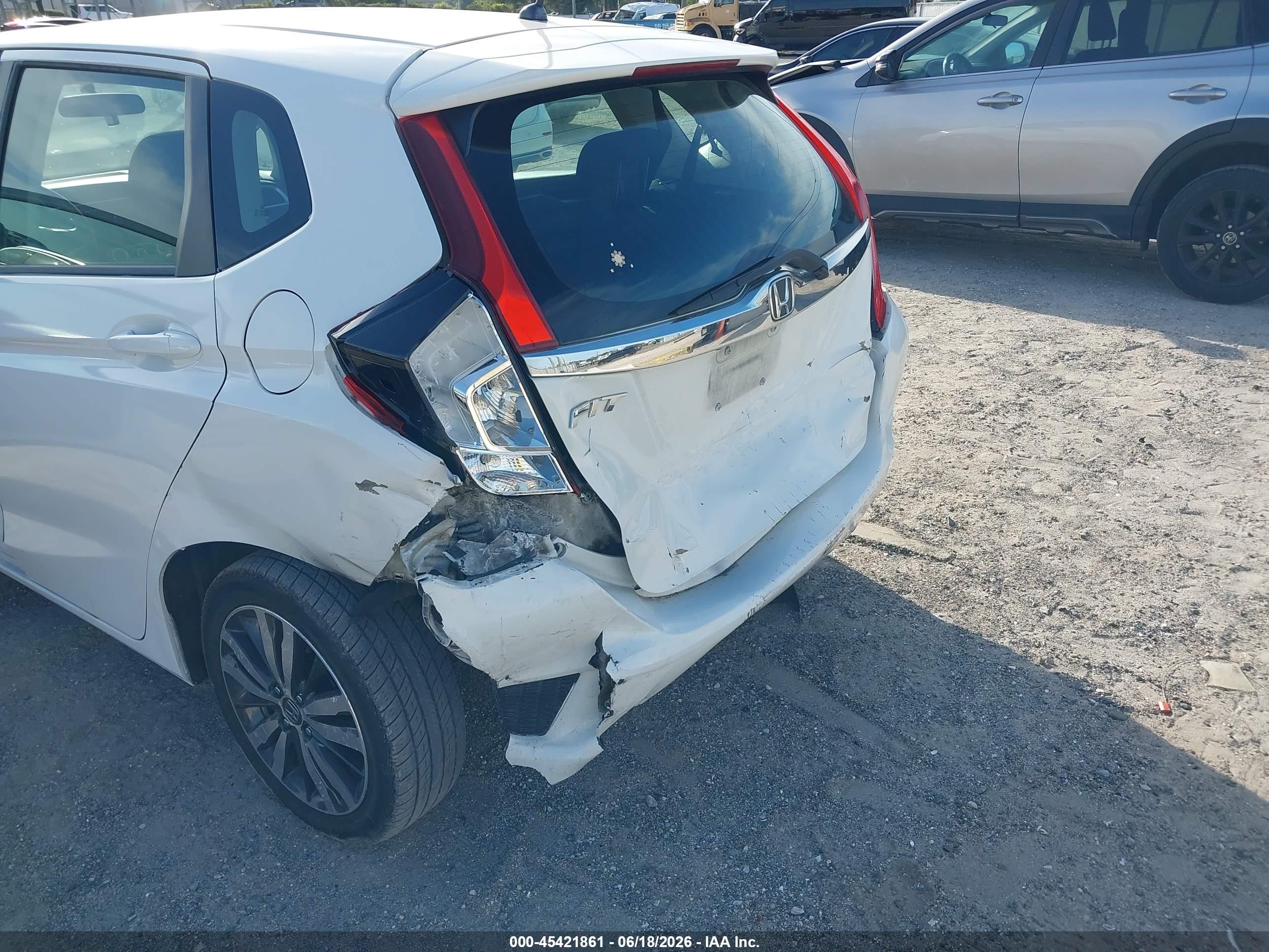 2015 Honda Fit Ex/ex-l White vin: 3HGGK5H84FM746667